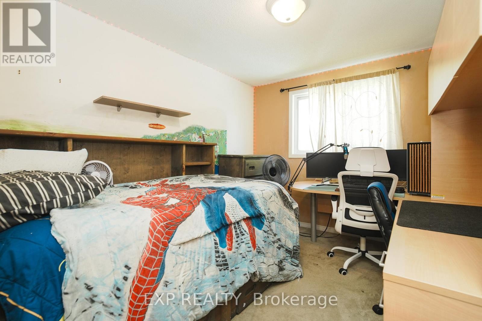 












36 KEEWATIN CRESCENT

,
Ottawa,




Ontario
K2E6Z1

