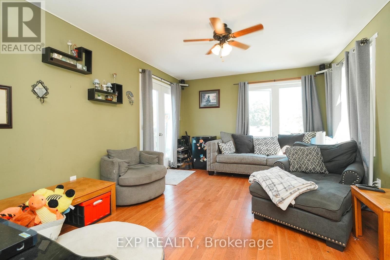 












36 KEEWATIN CRESCENT

,
Ottawa,




Ontario
K2E6Z1

