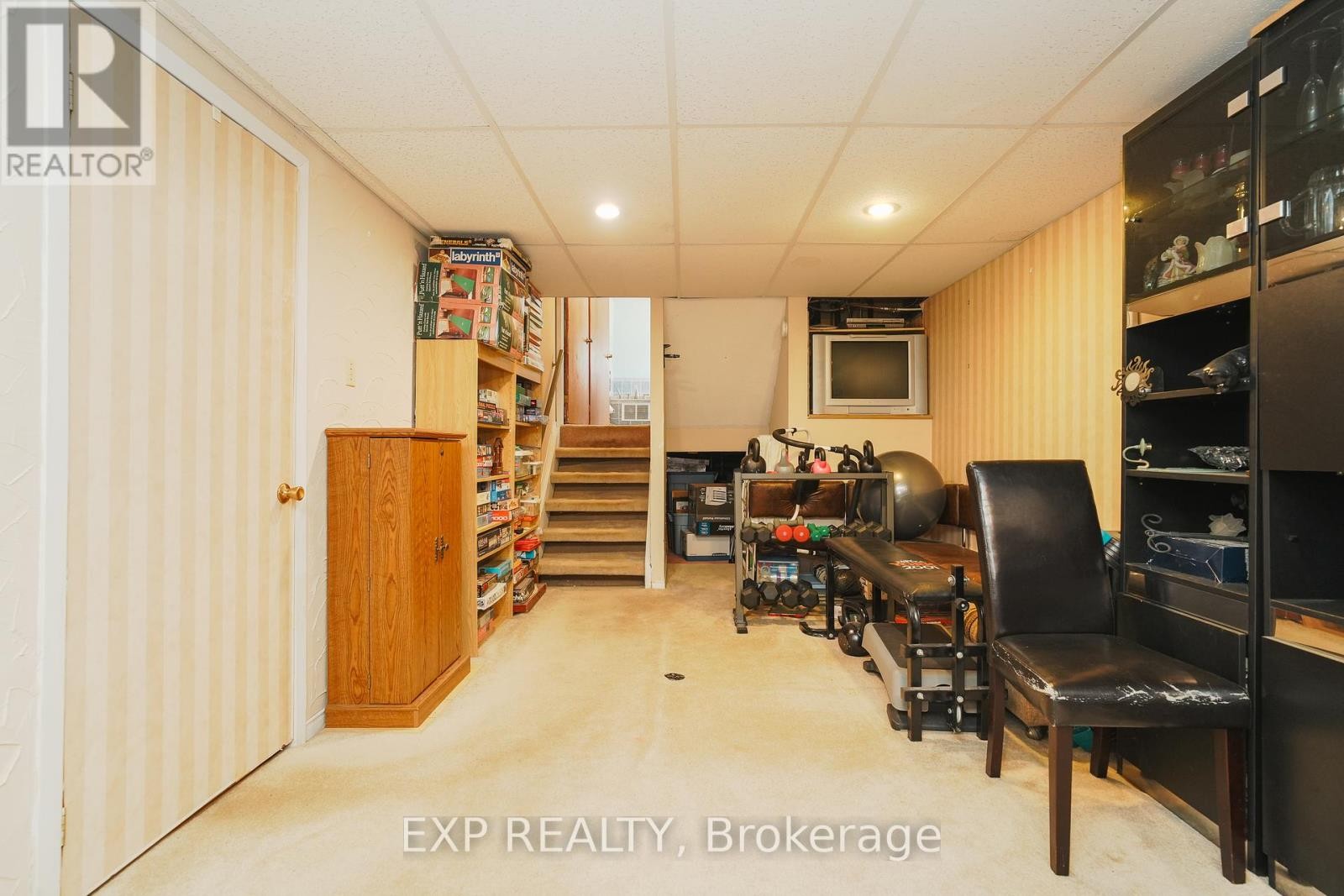 












36 KEEWATIN CRESCENT

,
Ottawa,




Ontario
K2E6Z1

