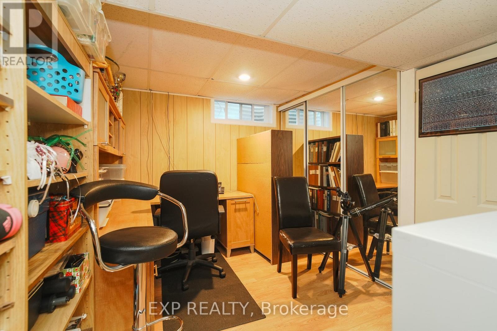 












36 KEEWATIN CRESCENT

,
Ottawa,




Ontario
K2E6Z1

