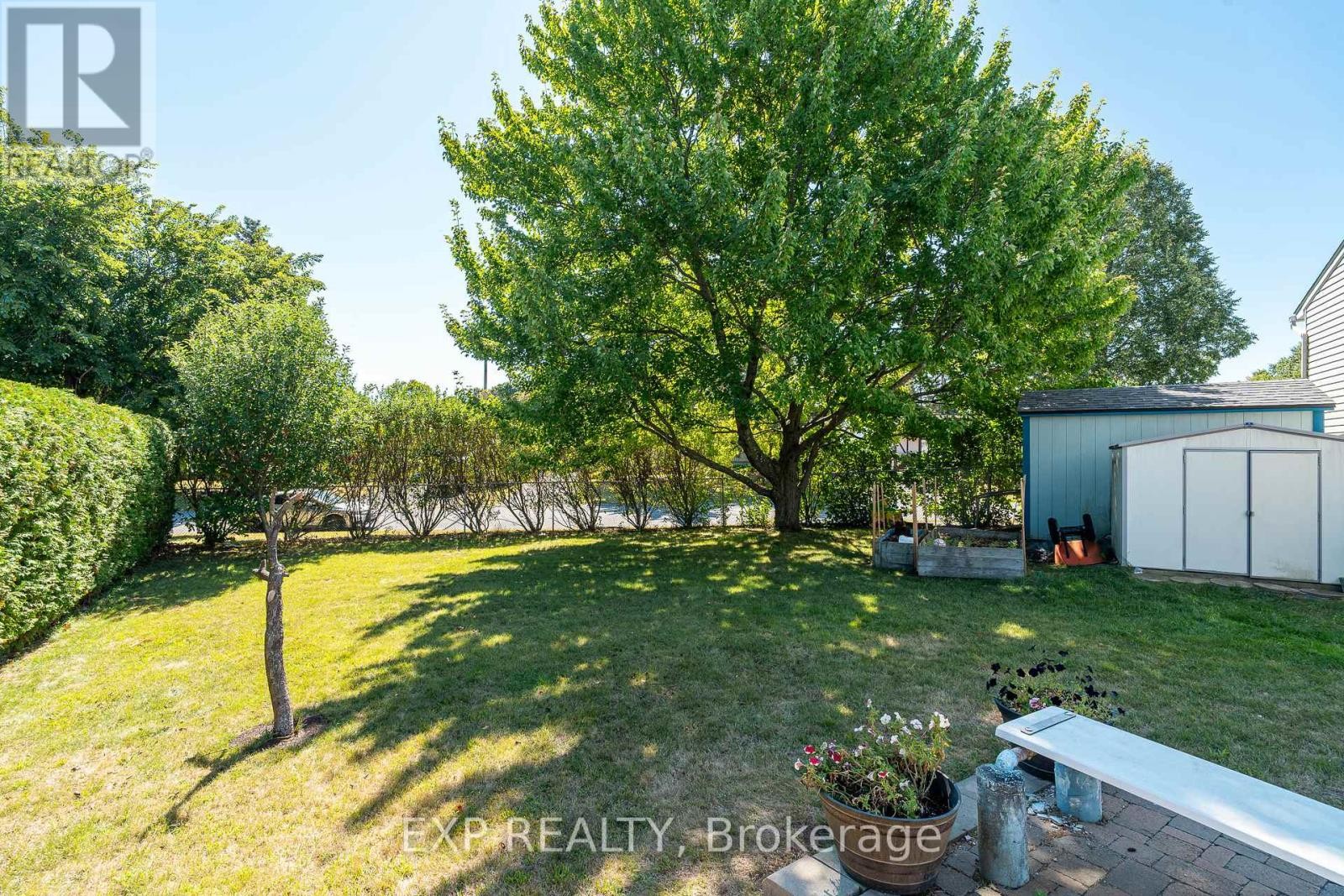 












36 KEEWATIN CRESCENT

,
Ottawa,




Ontario
K2E6Z1

