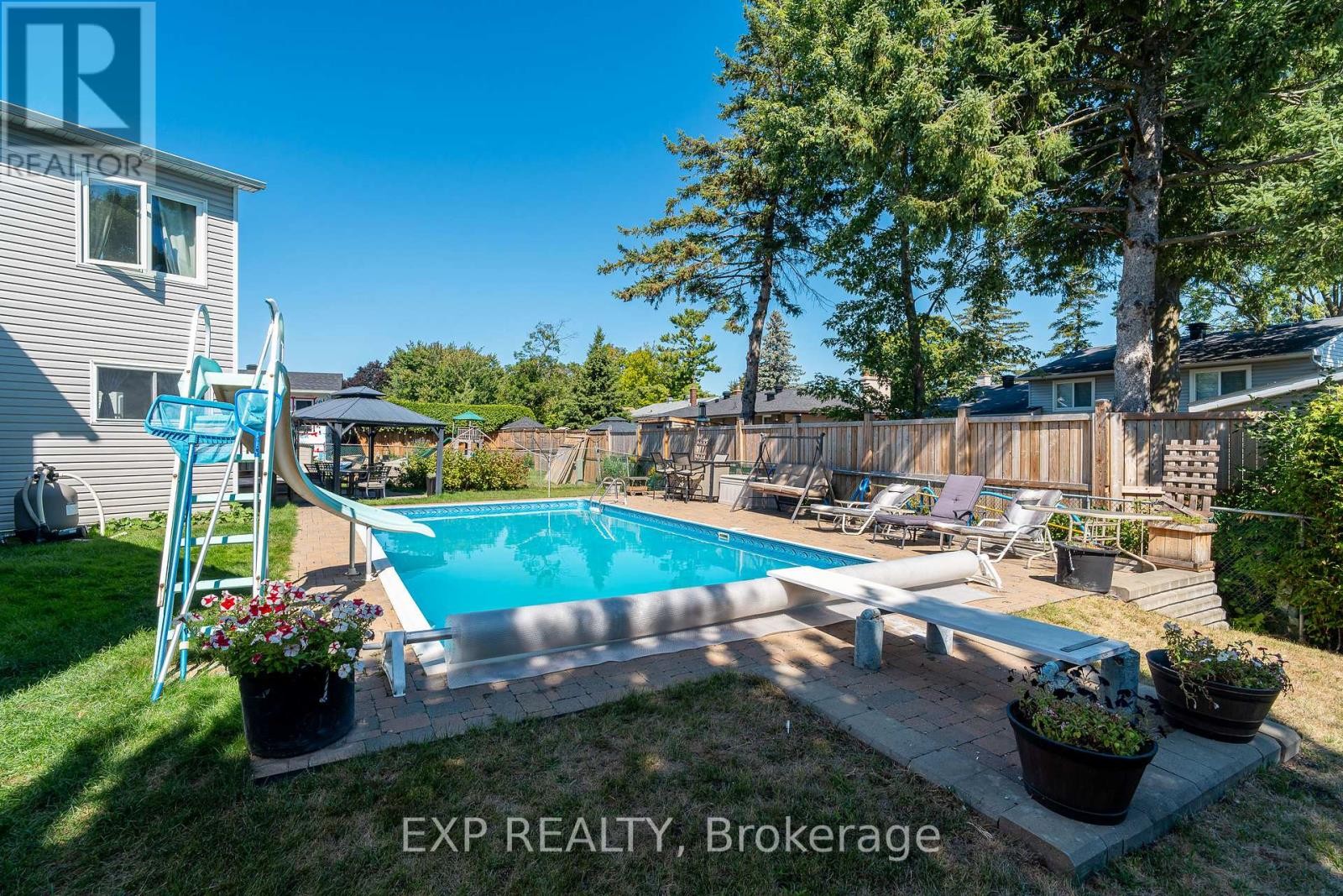 












36 KEEWATIN CRESCENT

,
Ottawa,




Ontario
K2E6Z1

