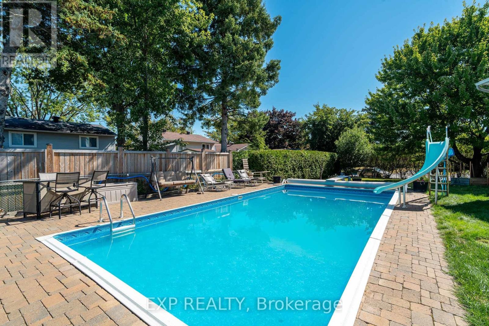 












36 KEEWATIN CRESCENT

,
Ottawa,




Ontario
K2E6Z1

