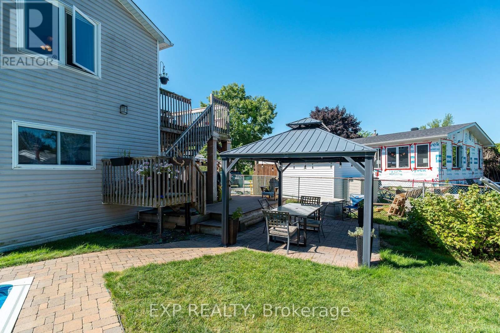 












36 KEEWATIN CRESCENT

,
Ottawa,




Ontario
K2E6Z1

