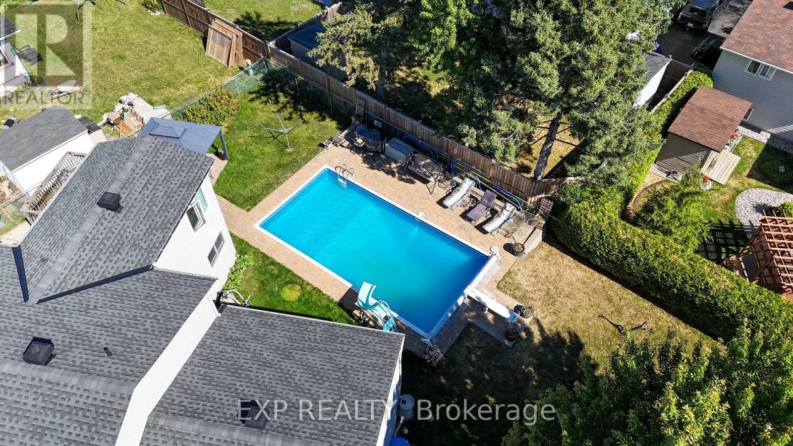 












36 KEEWATIN CRESCENT

,
Ottawa,




Ontario
K2E6Z1

