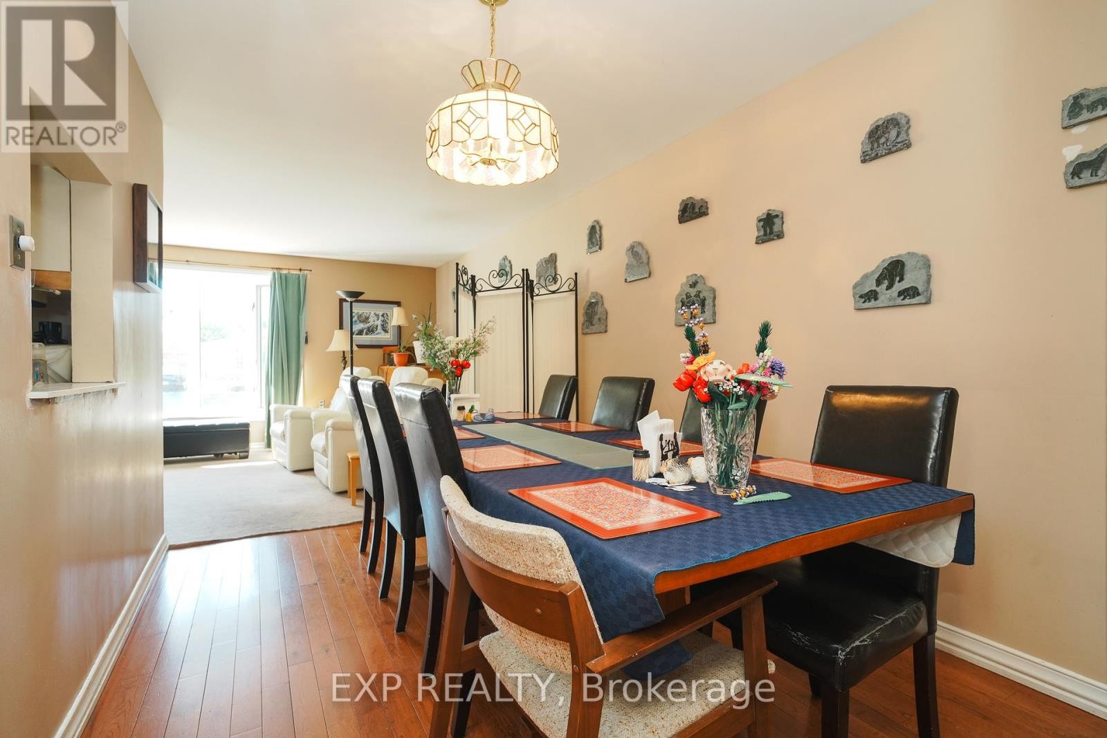 












36 KEEWATIN CRESCENT

,
Ottawa,




Ontario
K2E6Z1

