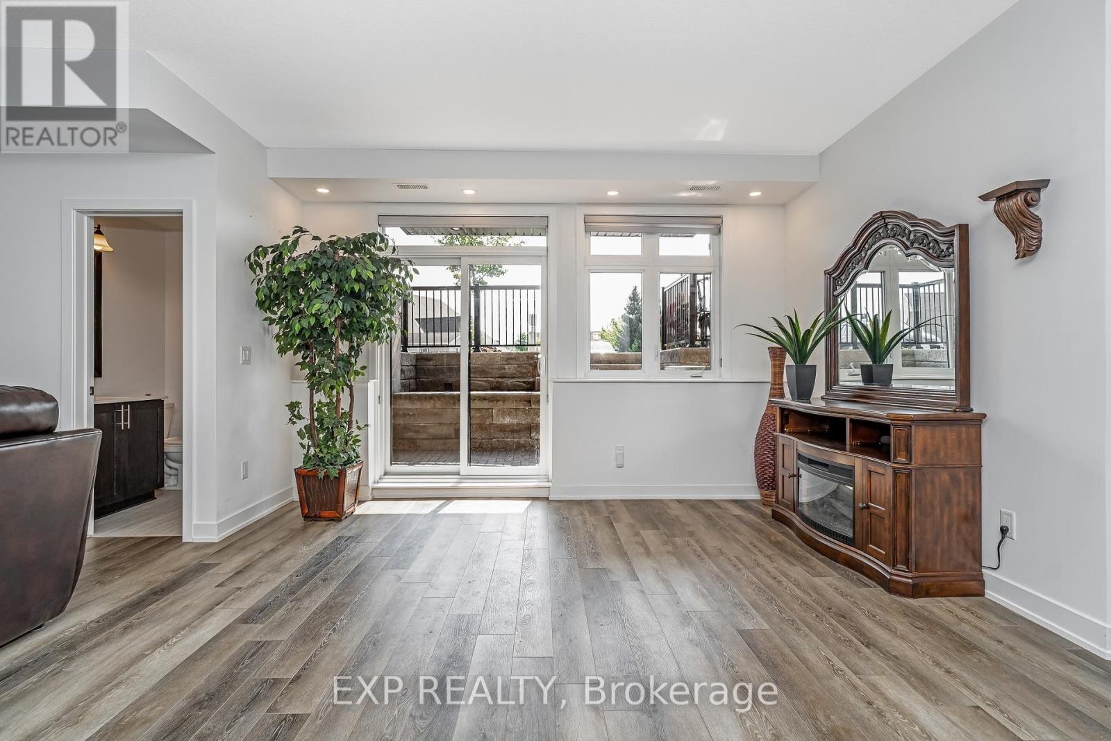 












252 BIG SKY PRIVATE

,
Ottawa,




Ontario
K1T0M8

