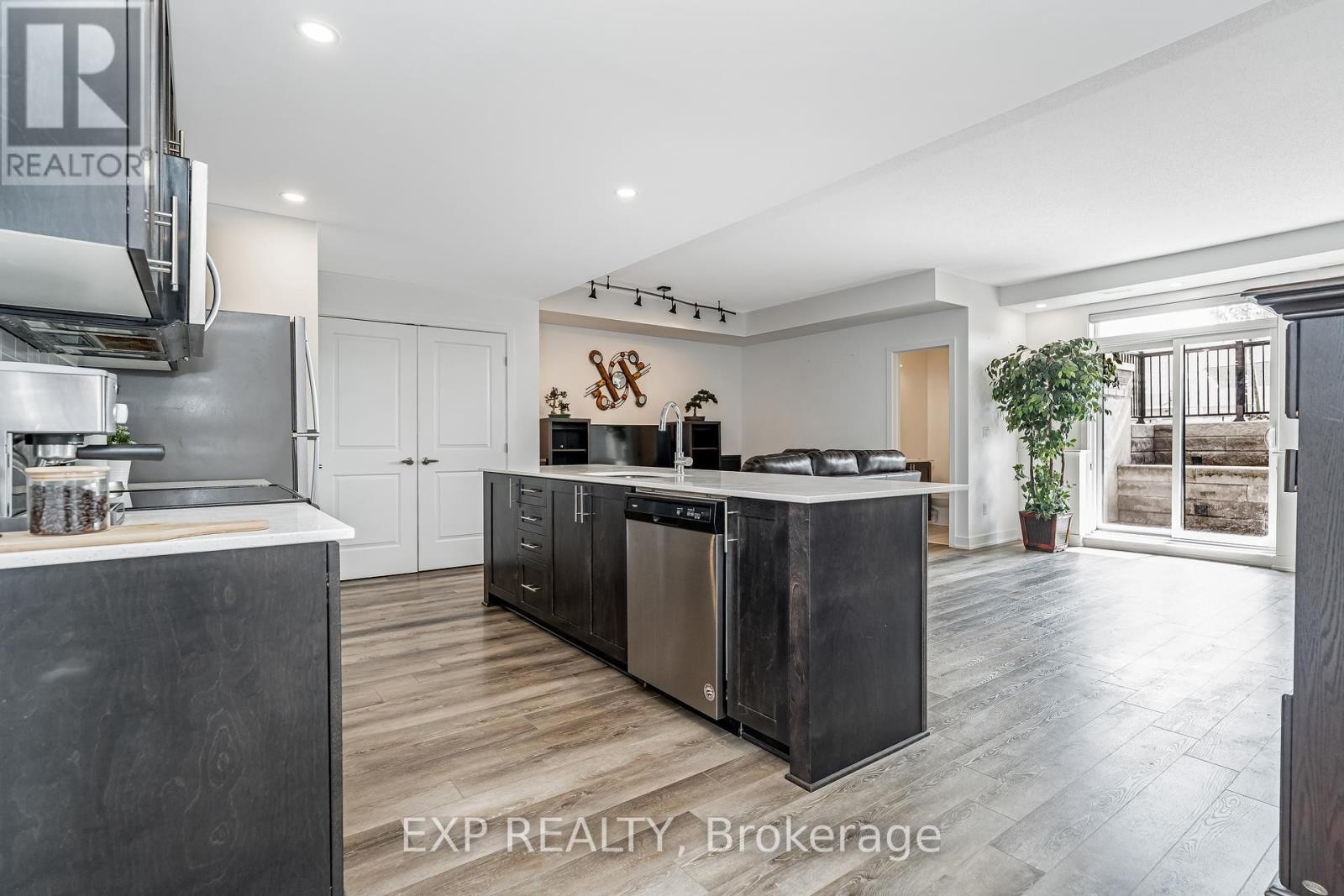 












252 BIG SKY PRIVATE

,
Ottawa,




Ontario
K1T0M8

