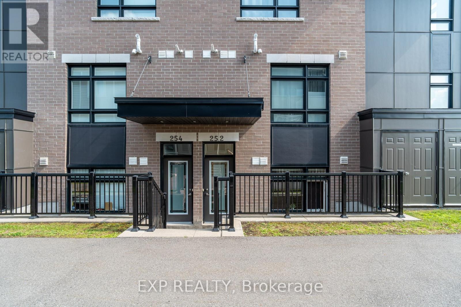 












252 BIG SKY PRIVATE

,
Ottawa,




Ontario
K1T0M8

