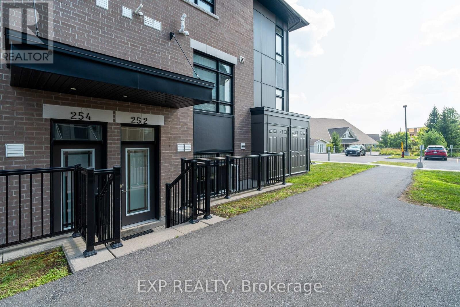 












252 BIG SKY PRIVATE

,
Ottawa,




Ontario
K1T0M8

