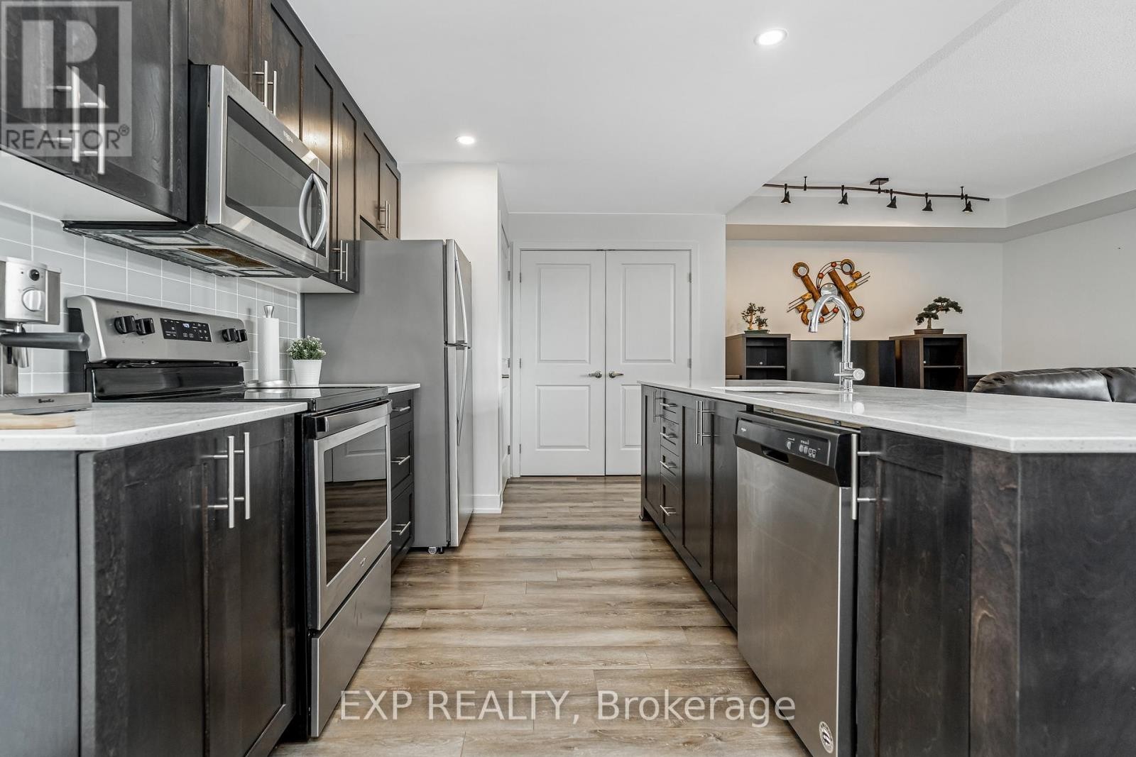 












252 BIG SKY PRIVATE

,
Ottawa,




Ontario
K1T0M8

