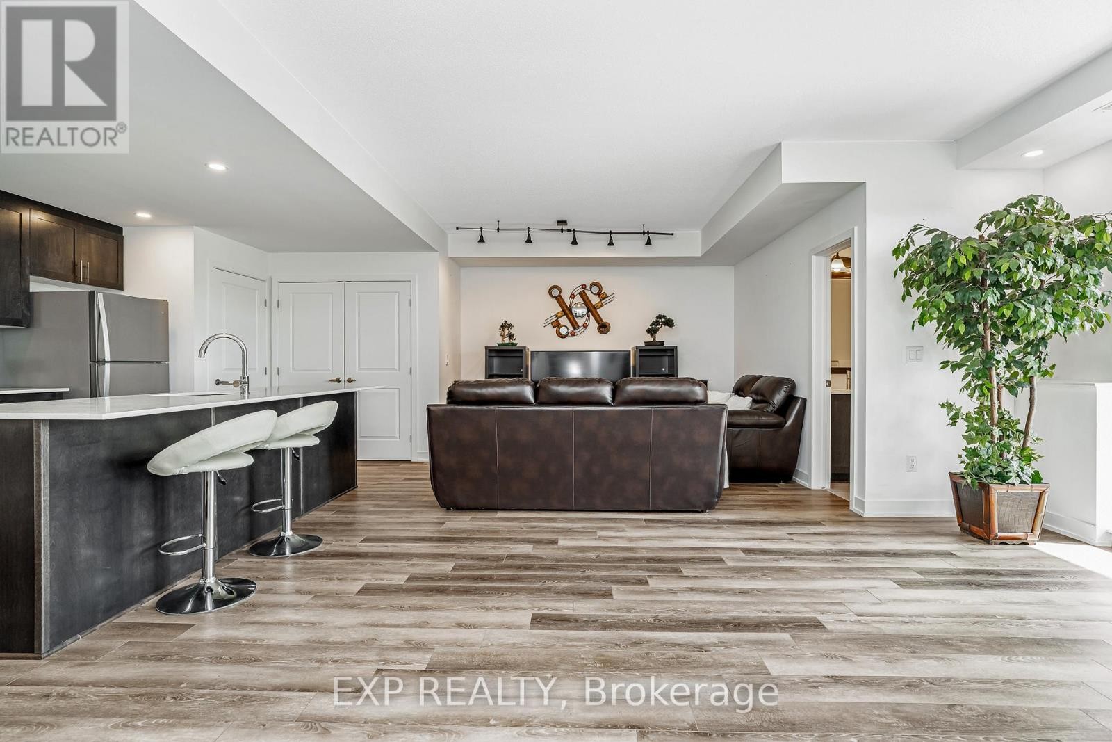












252 BIG SKY PRIVATE

,
Ottawa,




Ontario
K1T0M8

