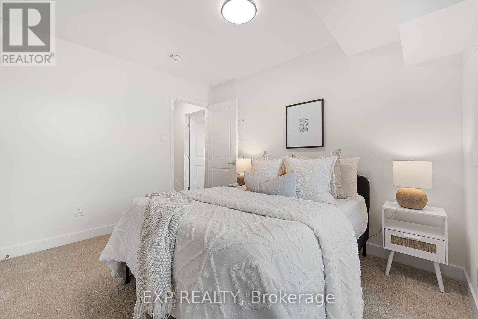 












815 SILHOUETTE PRIVATE

,
Ottawa,




Ontario
K2J4S3

