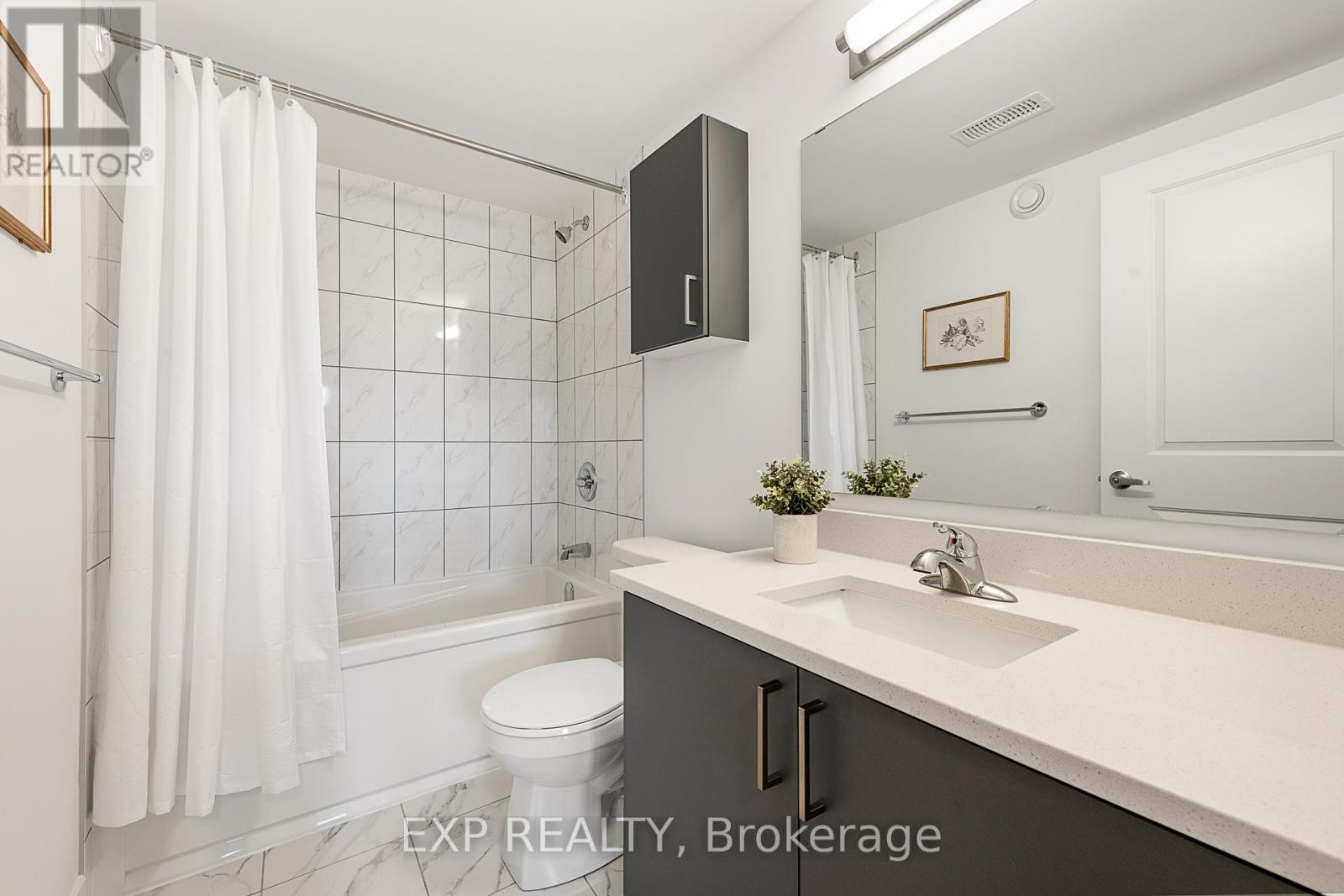 












815 SILHOUETTE PRIVATE

,
Ottawa,




Ontario
K2J4S3

