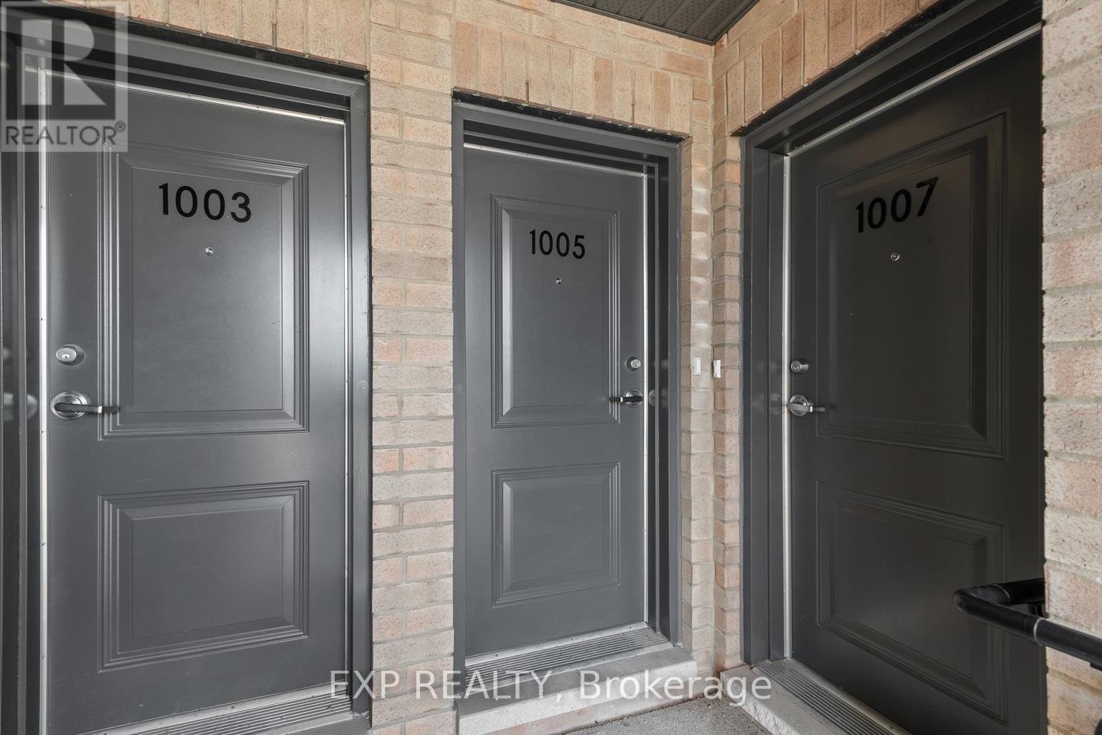 












1005 SILHOUETTE PRIVATE

,
Ottawa,




Ontario
K2J4S3

