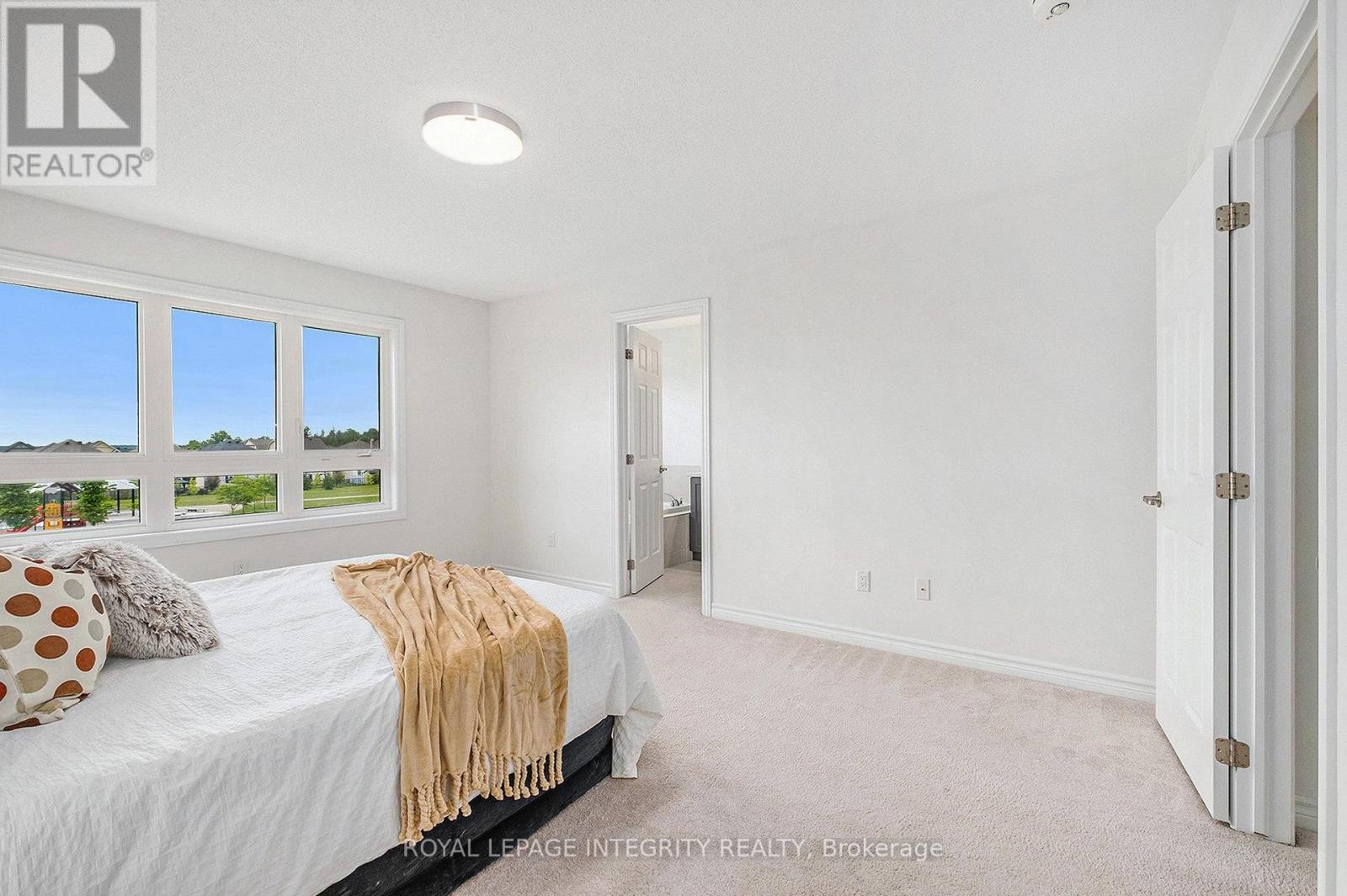 












305 LIPIZZANER STREET

,
Ottawa,




Ontario
K2S0X8

