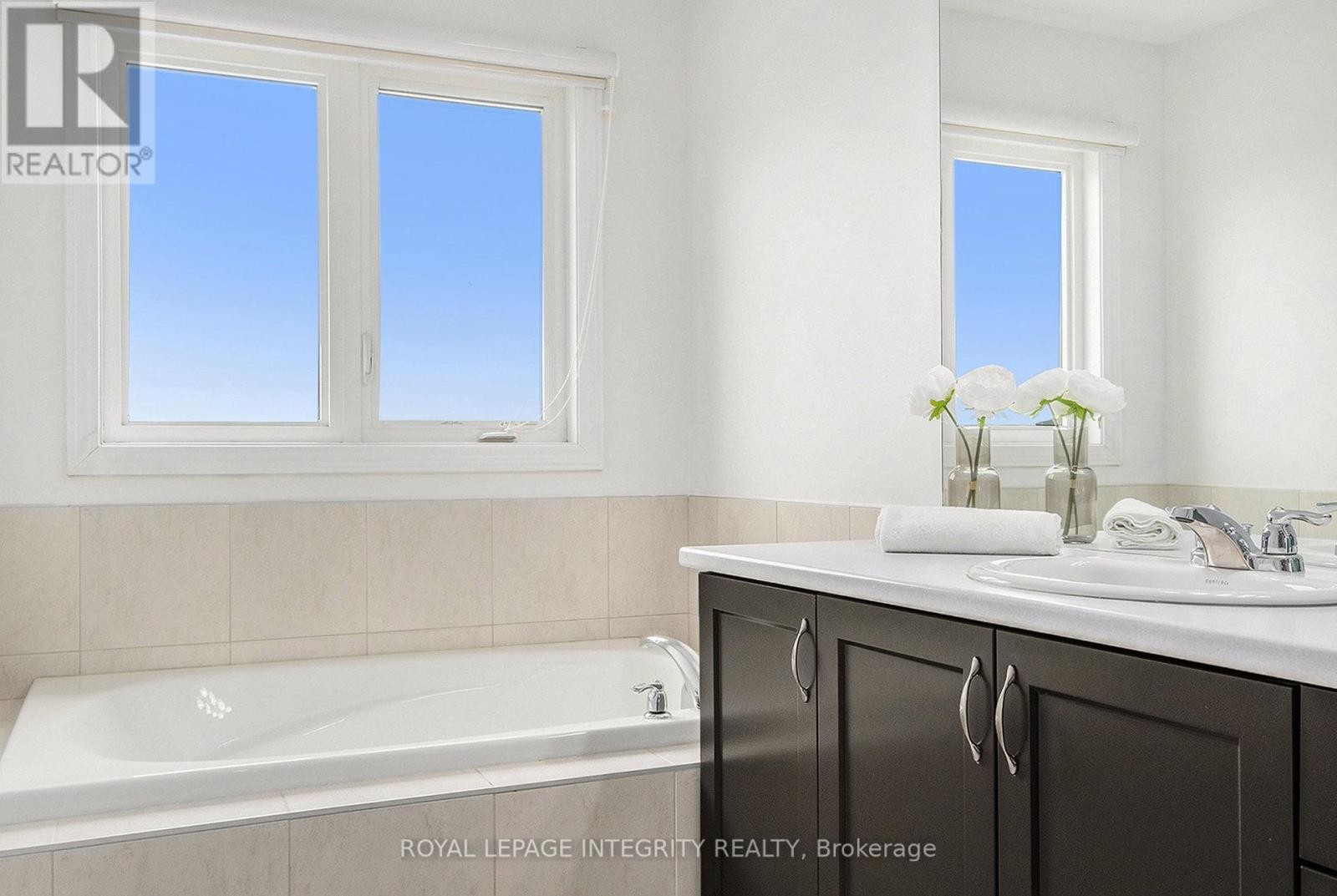 












305 LIPIZZANER STREET

,
Ottawa,




Ontario
K2S0X8

