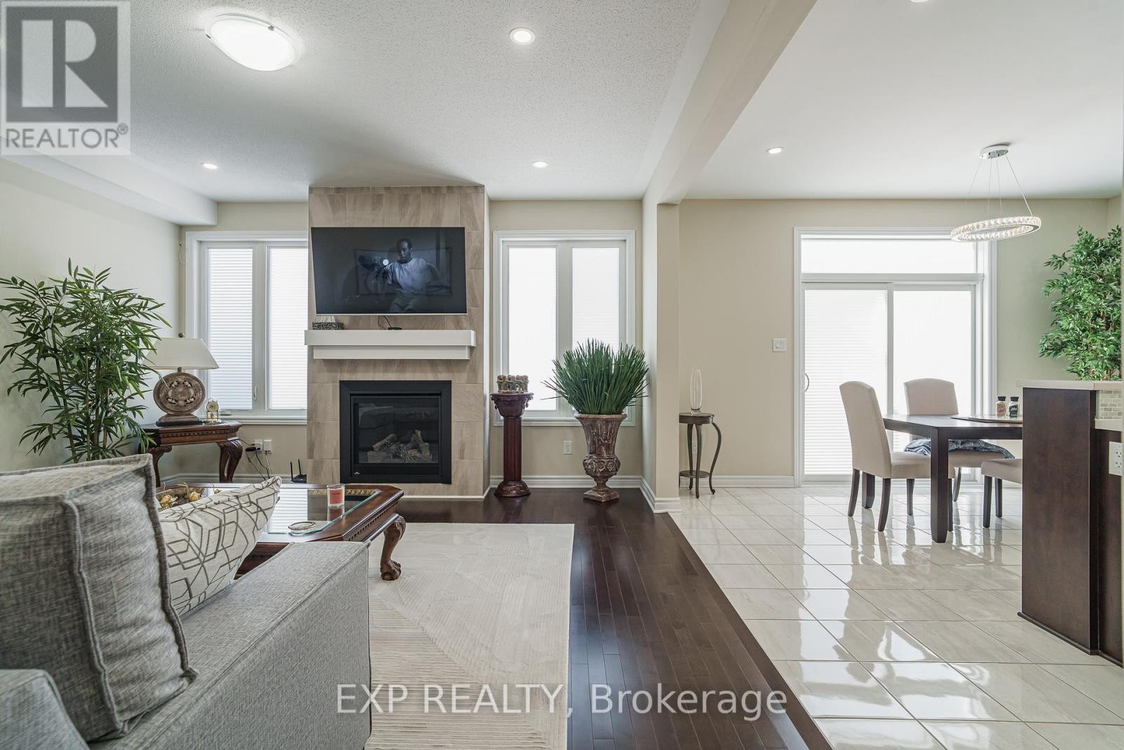 












628 EAGLE CREST HEIGHTS

,
Ottawa,




Ontario
K2S2E6

