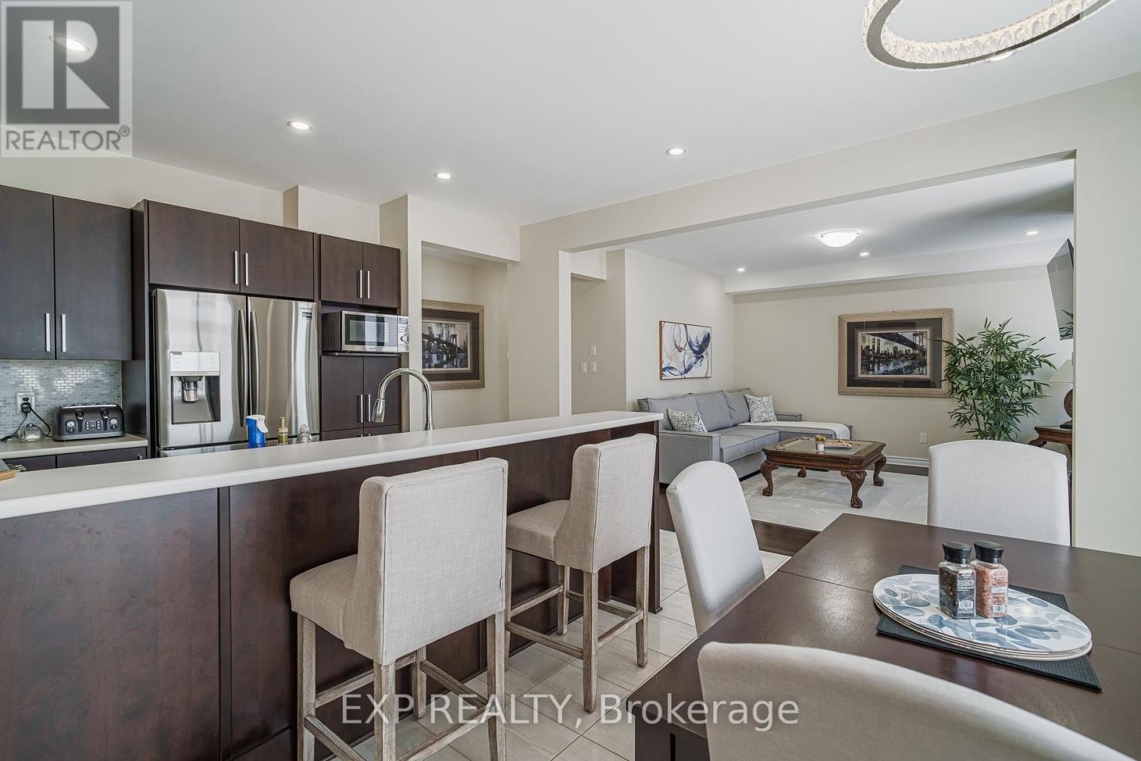












628 EAGLE CREST HEIGHTS

,
Ottawa,




Ontario
K2S2E6

