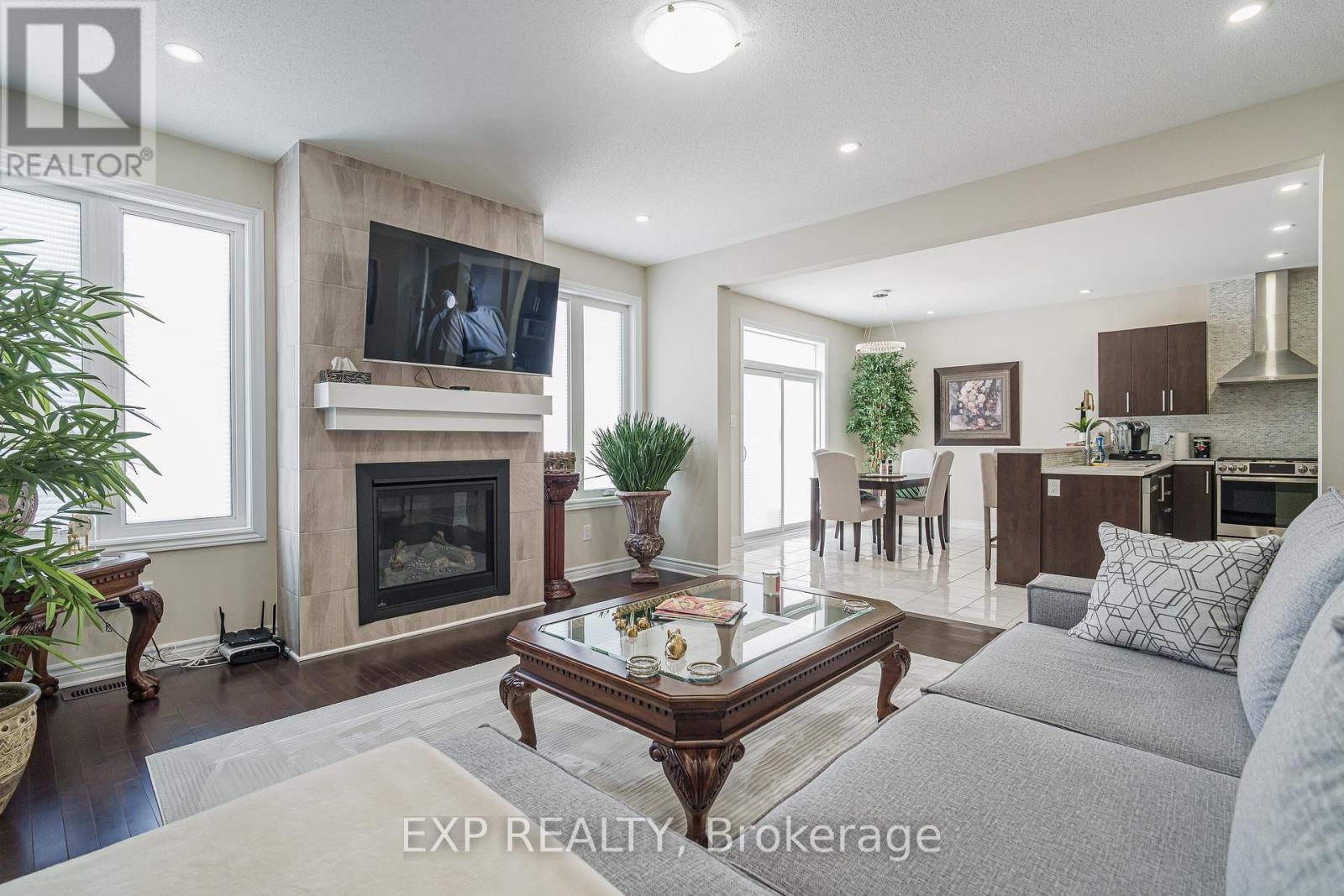 












628 EAGLE CREST HEIGHTS

,
Ottawa,




Ontario
K2S2E6

