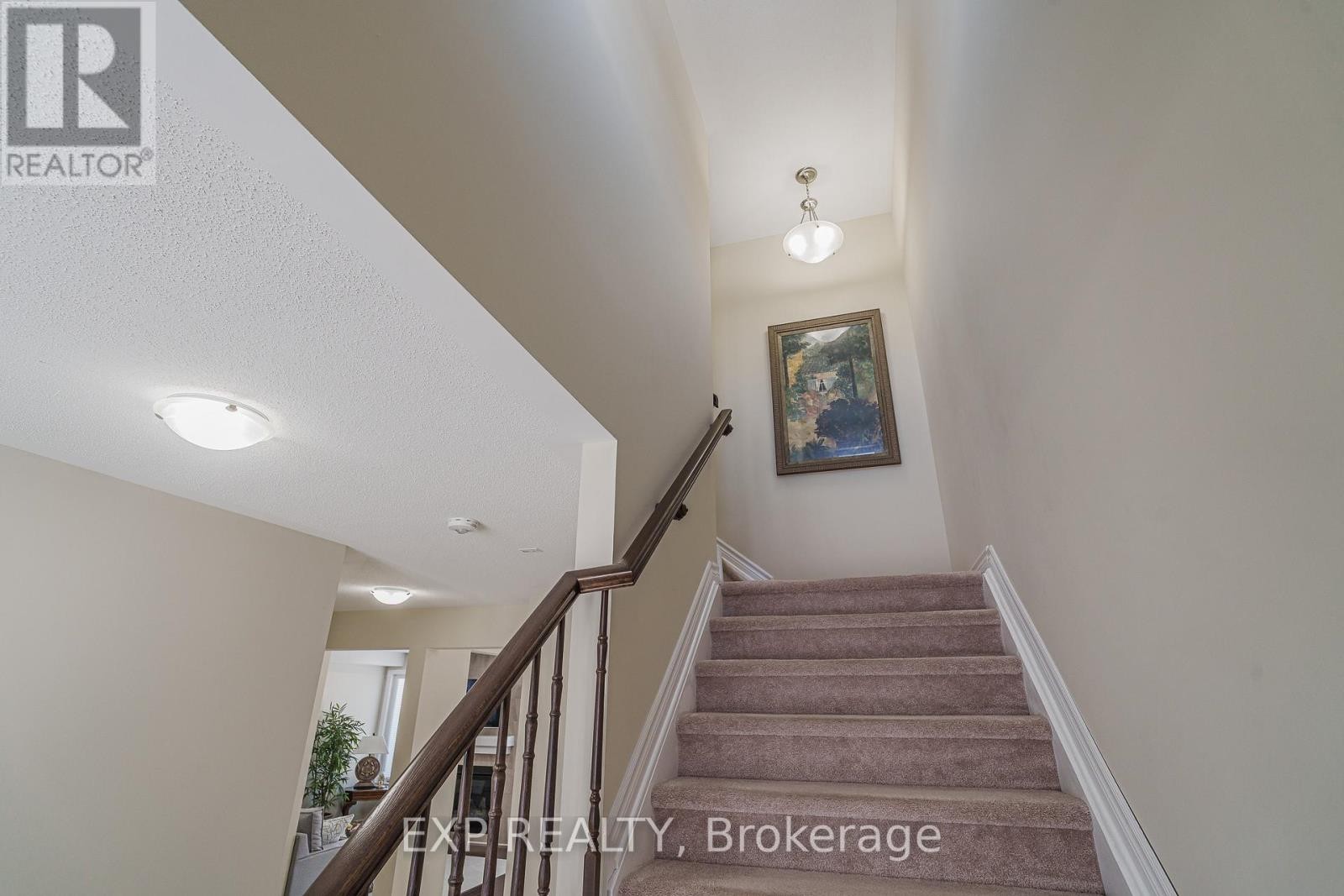 












628 EAGLE CREST HEIGHTS

,
Ottawa,




Ontario
K2S2E6

