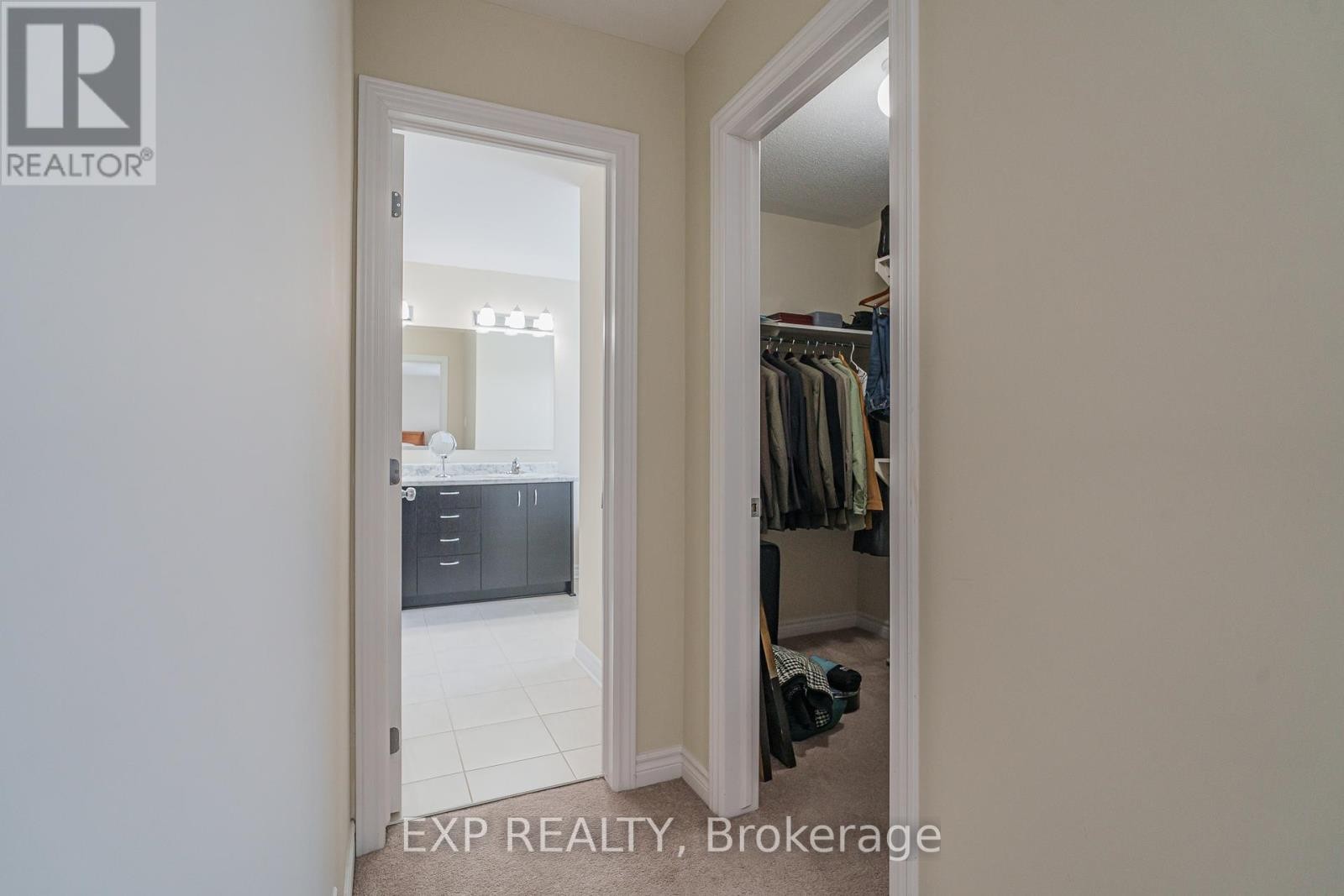 












628 EAGLE CREST HEIGHTS

,
Ottawa,




Ontario
K2S2E6

