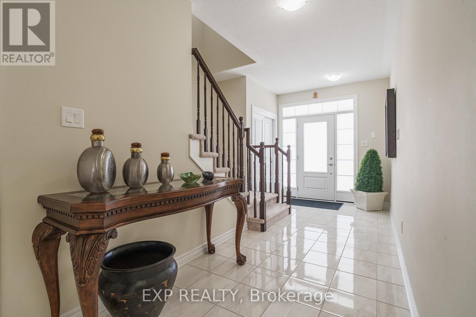 












628 EAGLE CREST HEIGHTS

,
Ottawa,




Ontario
K2S2E6

