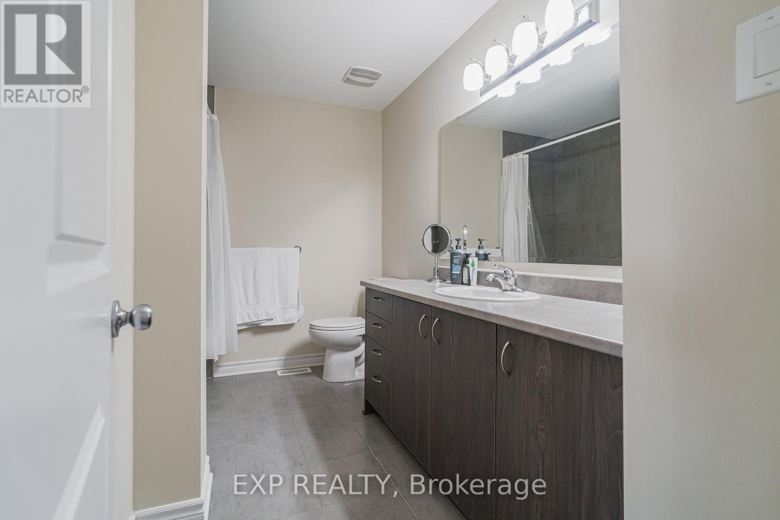 












628 EAGLE CREST HEIGHTS

,
Ottawa,




Ontario
K2S2E6

