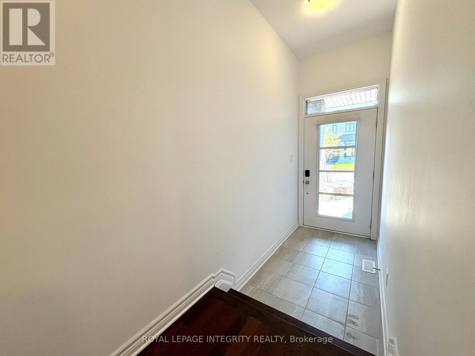 












53 WHOOPING CRANE RIDGE

,
Ottawa,




Ontario
K4M0P2

