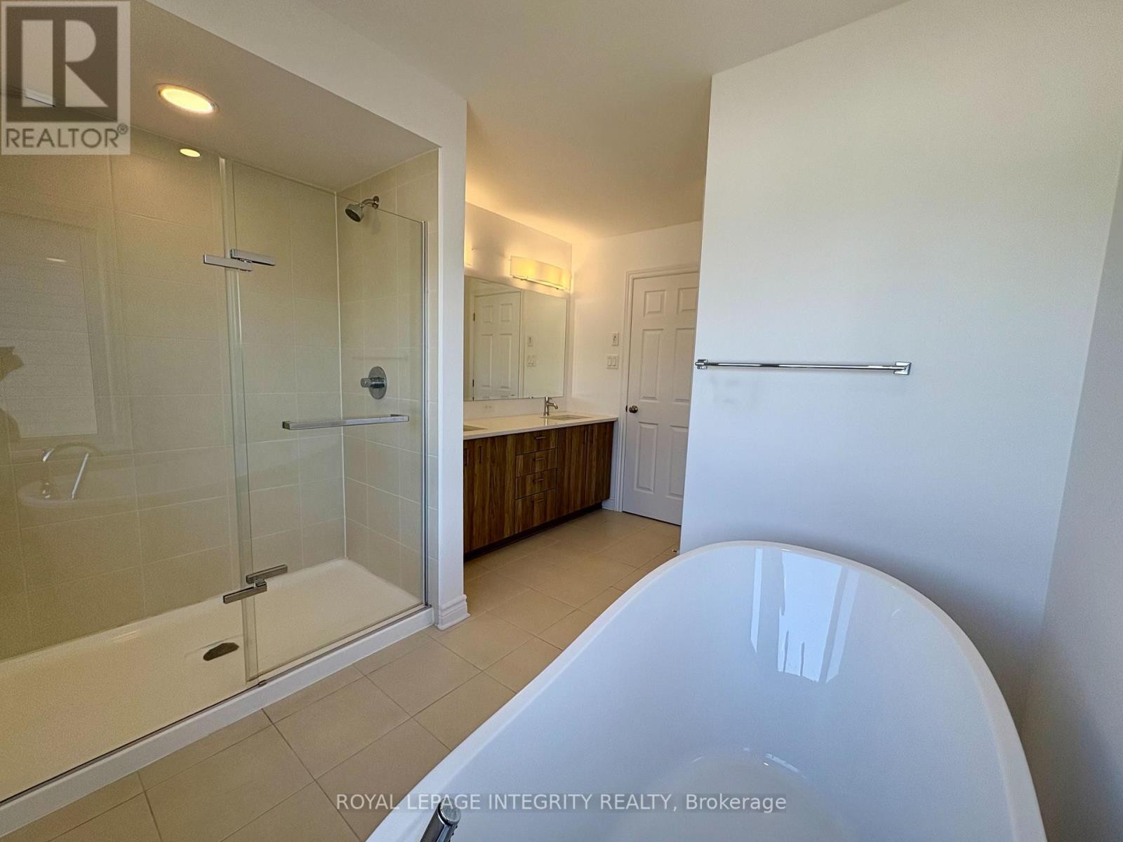 












53 WHOOPING CRANE RIDGE

,
Ottawa,




Ontario
K4M0P2

