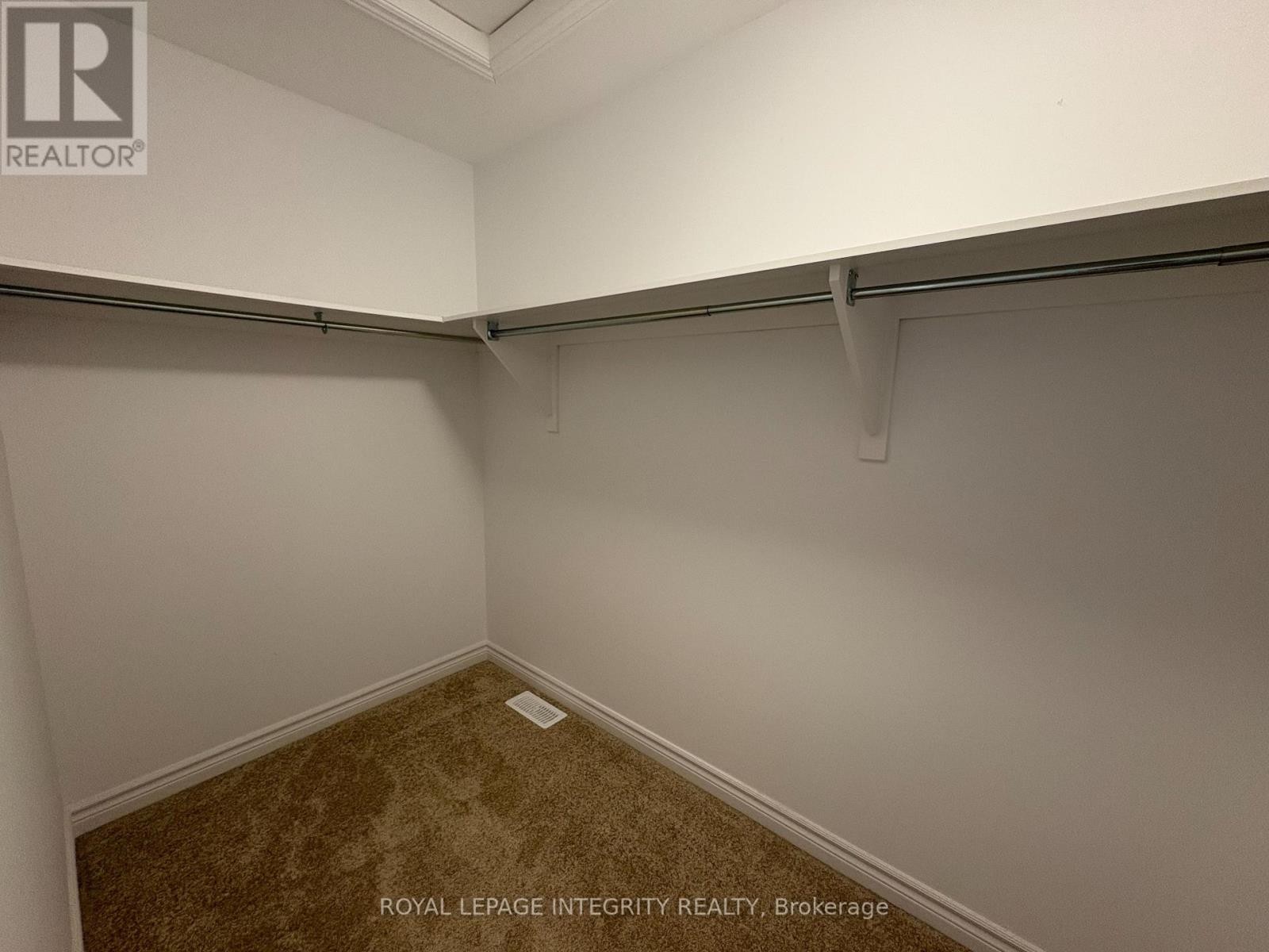 












53 WHOOPING CRANE RIDGE

,
Ottawa,




Ontario
K4M0P2

