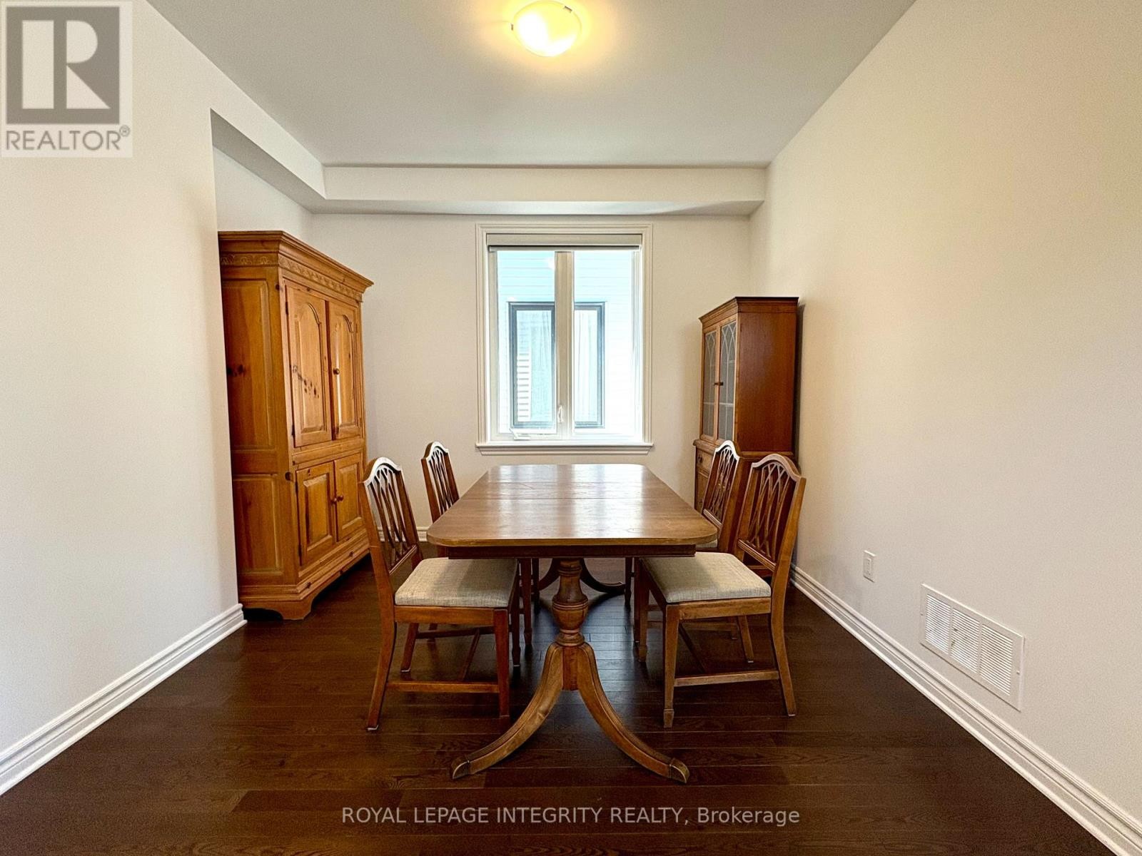 












53 WHOOPING CRANE RIDGE

,
Ottawa,




Ontario
K4M0P2

