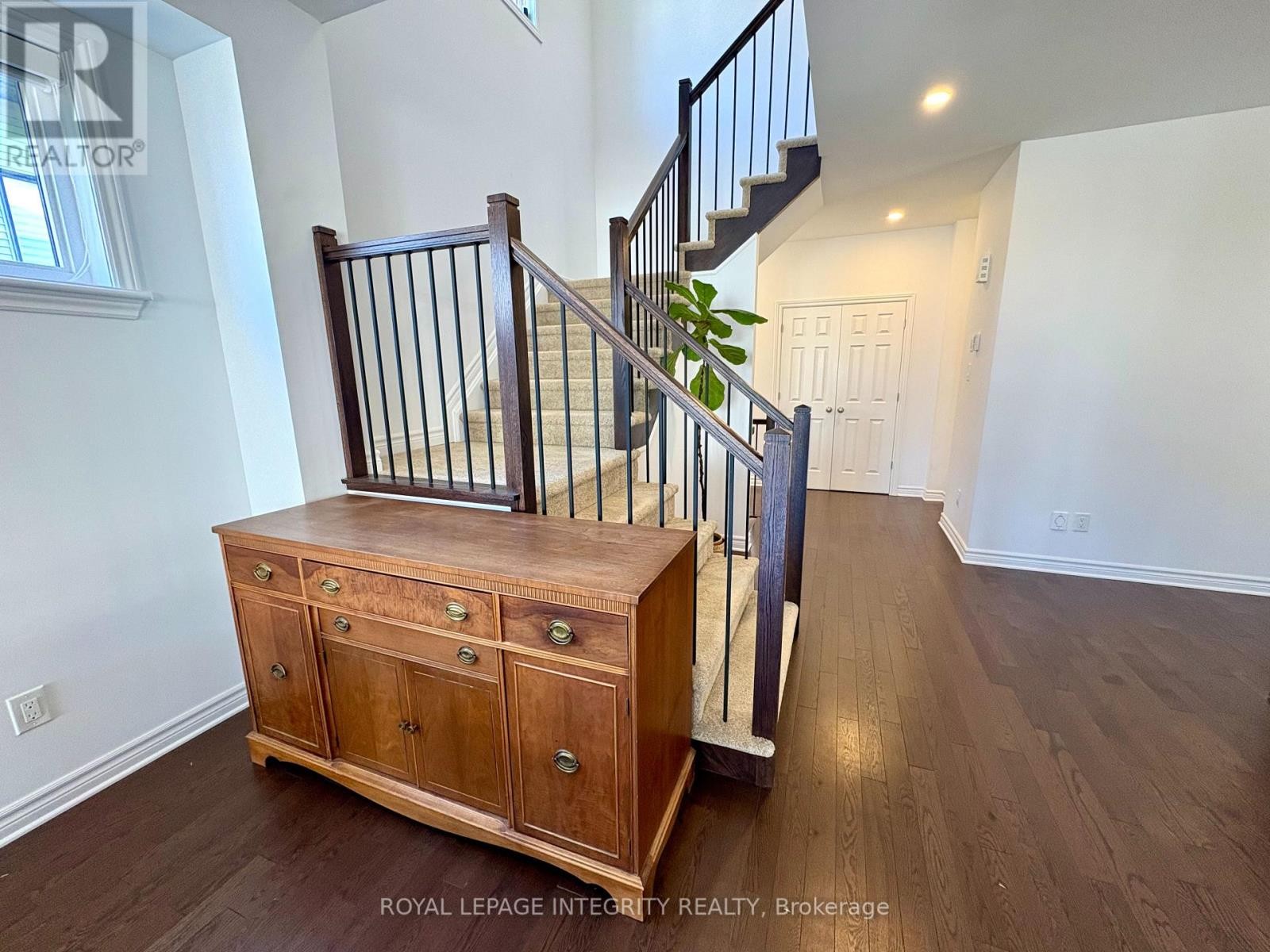 












53 WHOOPING CRANE RIDGE

,
Ottawa,




Ontario
K4M0P2

