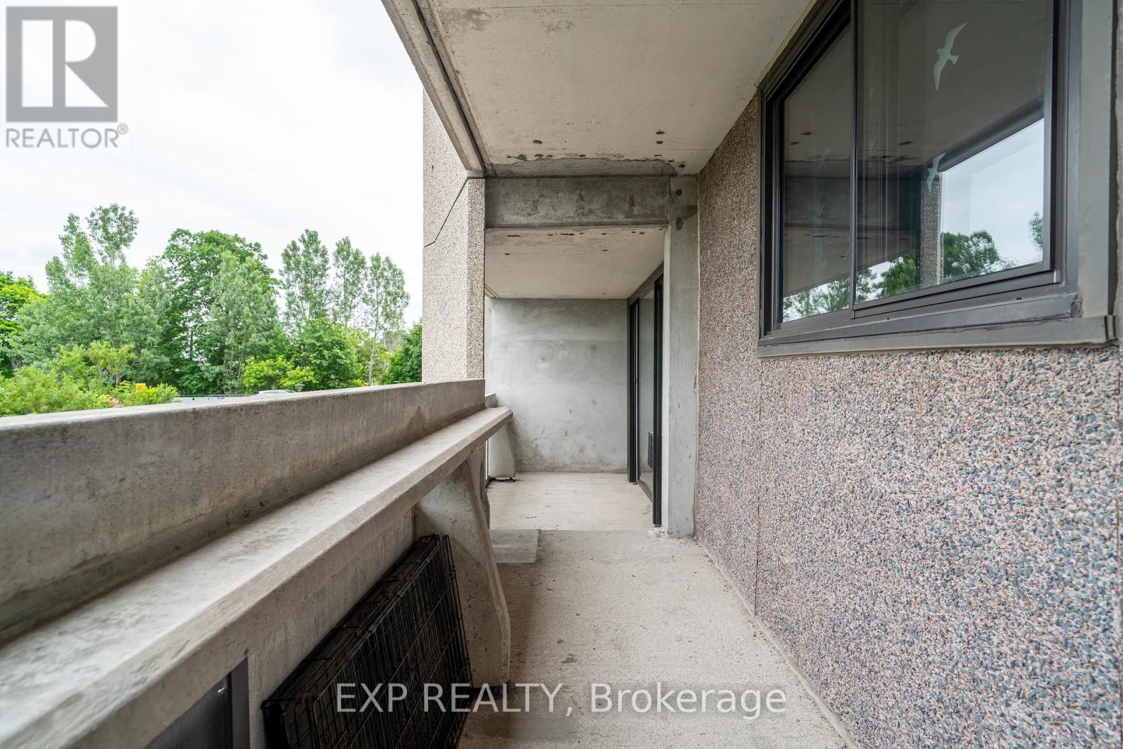












101 - 415 GREENVIEW AVENUE

,
Ottawa,




Ontario
K2B8G5

