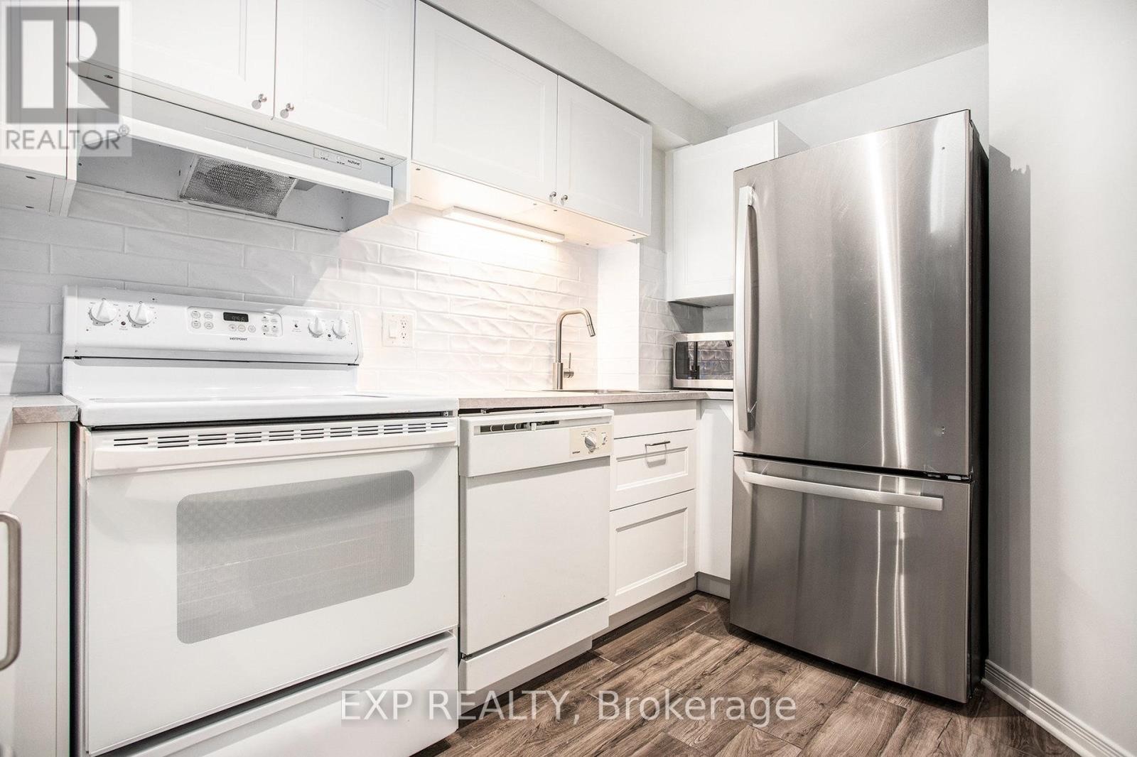 












6603A - 6603 BILBERRY DRIVE

,
Ottawa,




Ontario
K1C4N5


