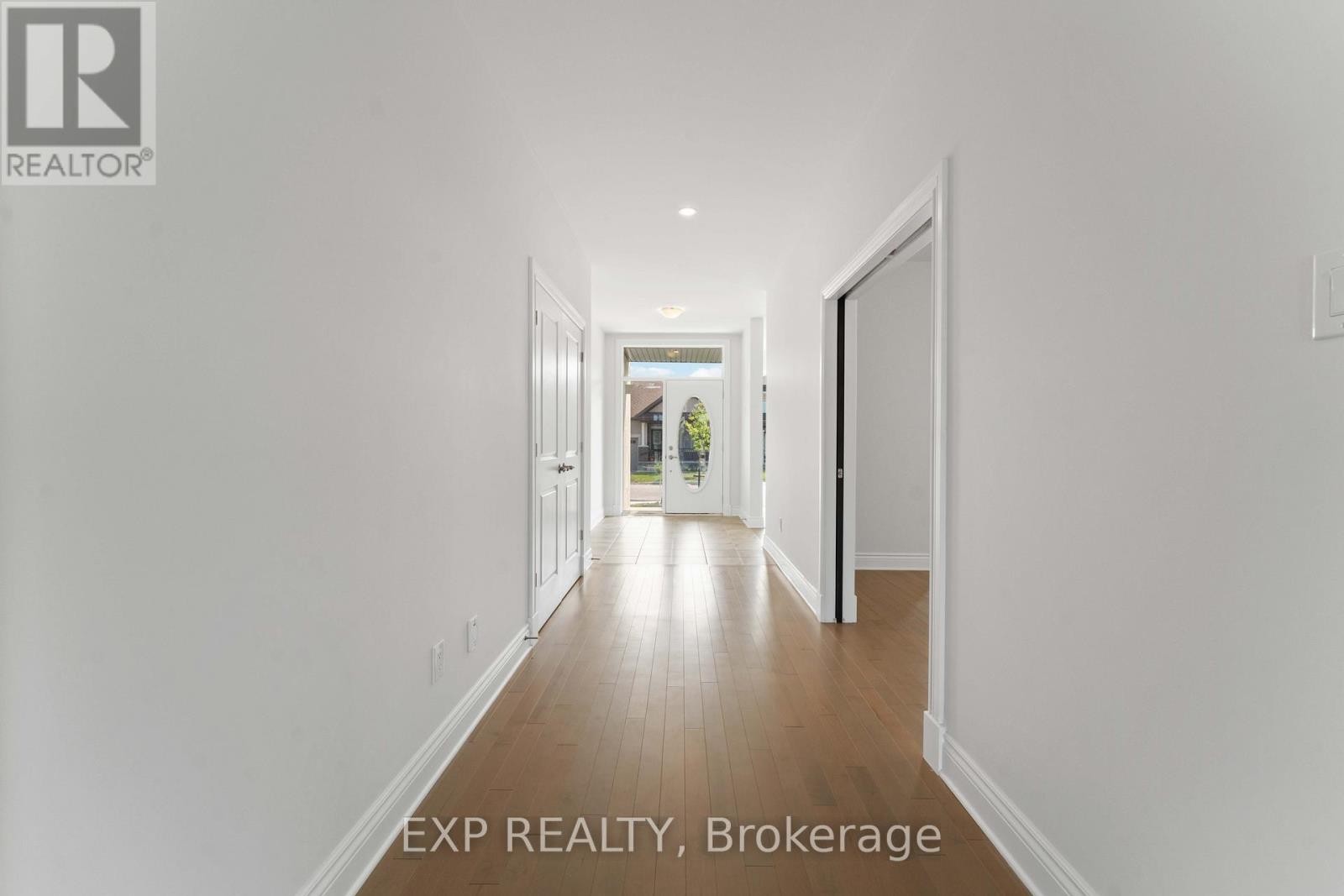 












156 FINSBURY AVENUE E

,
Ottawa,




Ontario
K2S1B6

