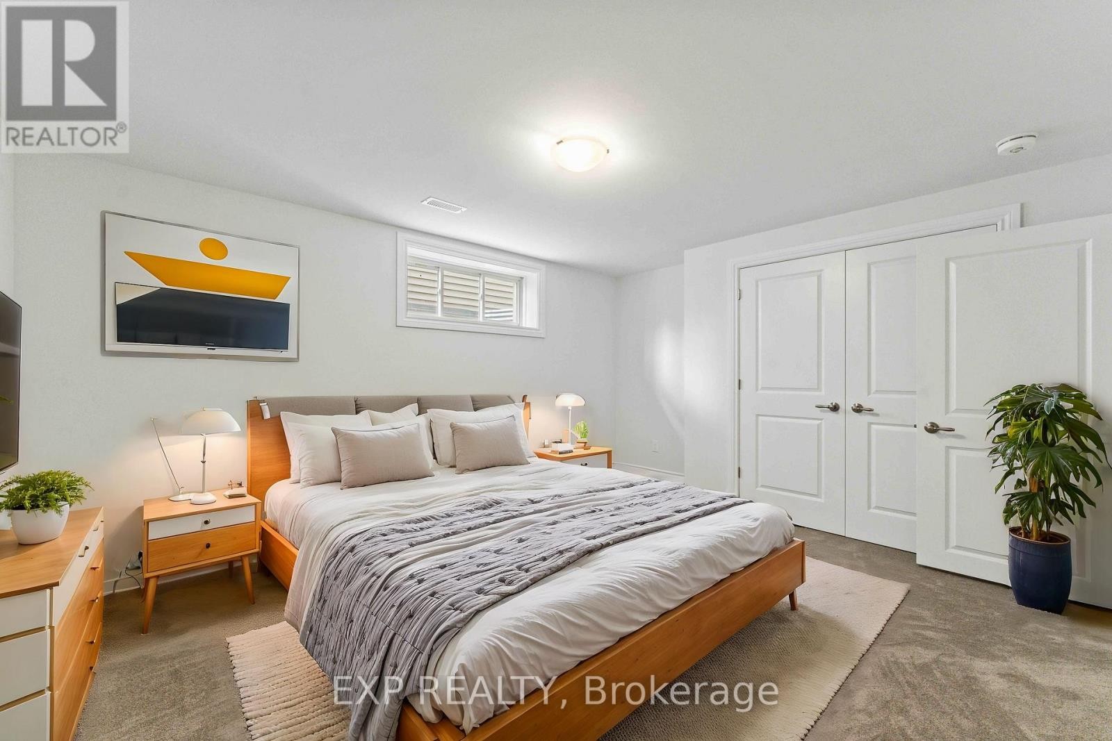 












156 FINSBURY AVENUE E

,
Ottawa,




Ontario
K2S1B6

