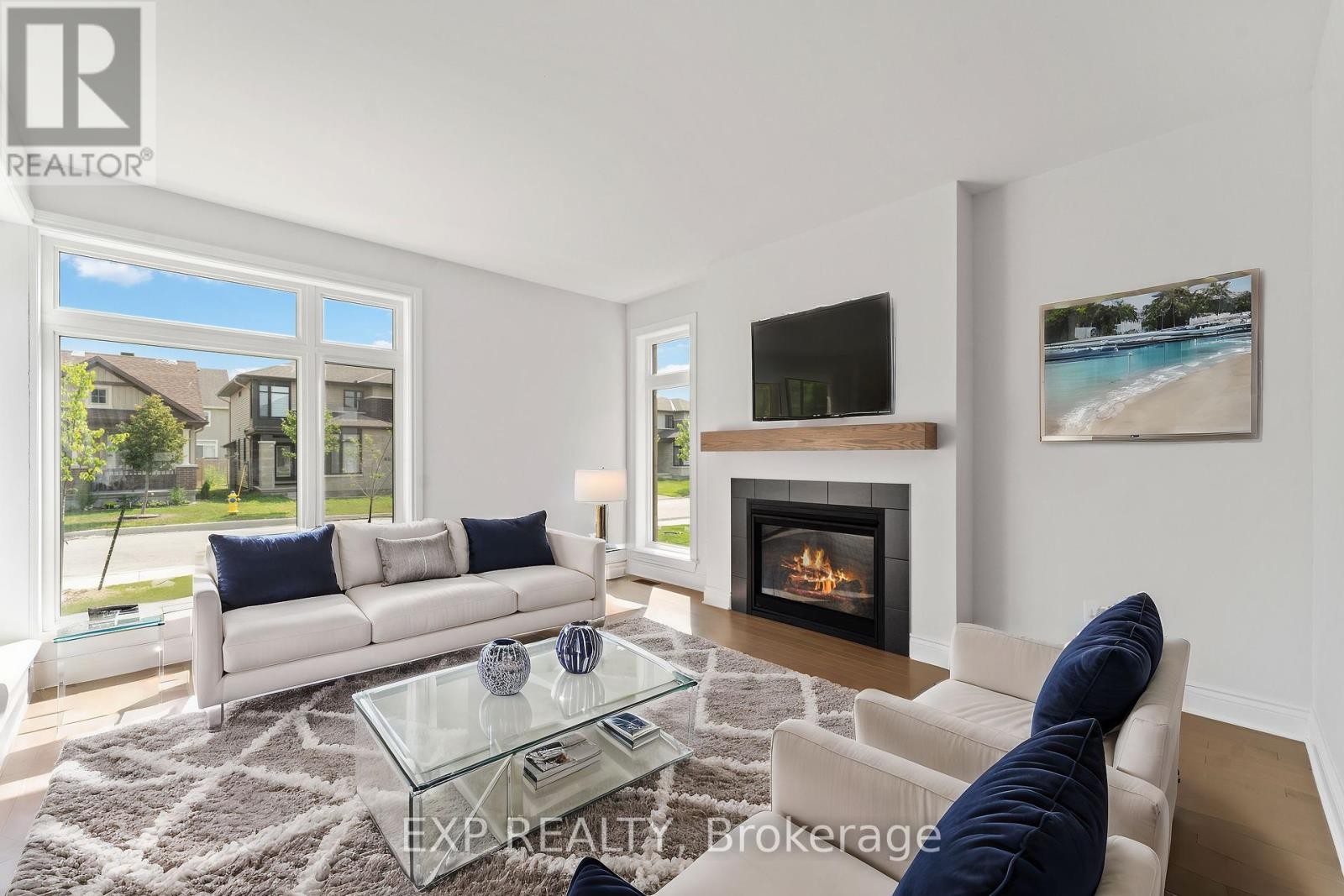 












156 FINSBURY AVENUE E

,
Ottawa,




Ontario
K2S1B6

