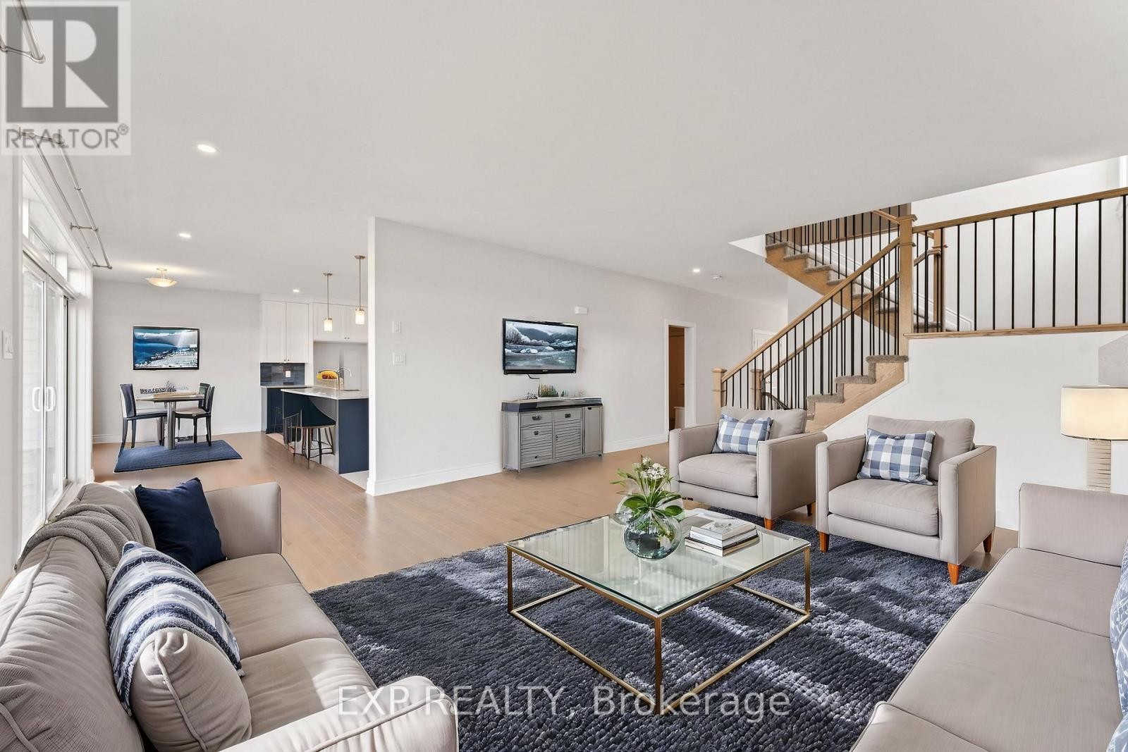












156 FINSBURY AVENUE E

,
Ottawa,




Ontario
K2S1B6

