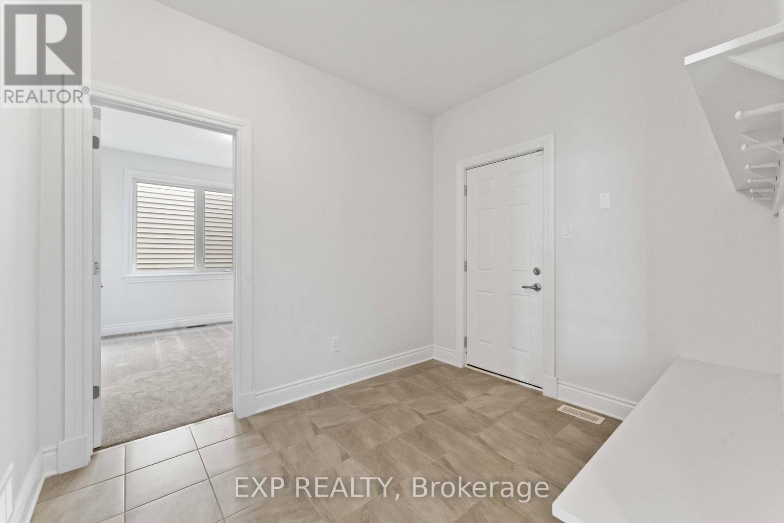 












156 FINSBURY AVENUE E

,
Ottawa,




Ontario
K2S1B6

