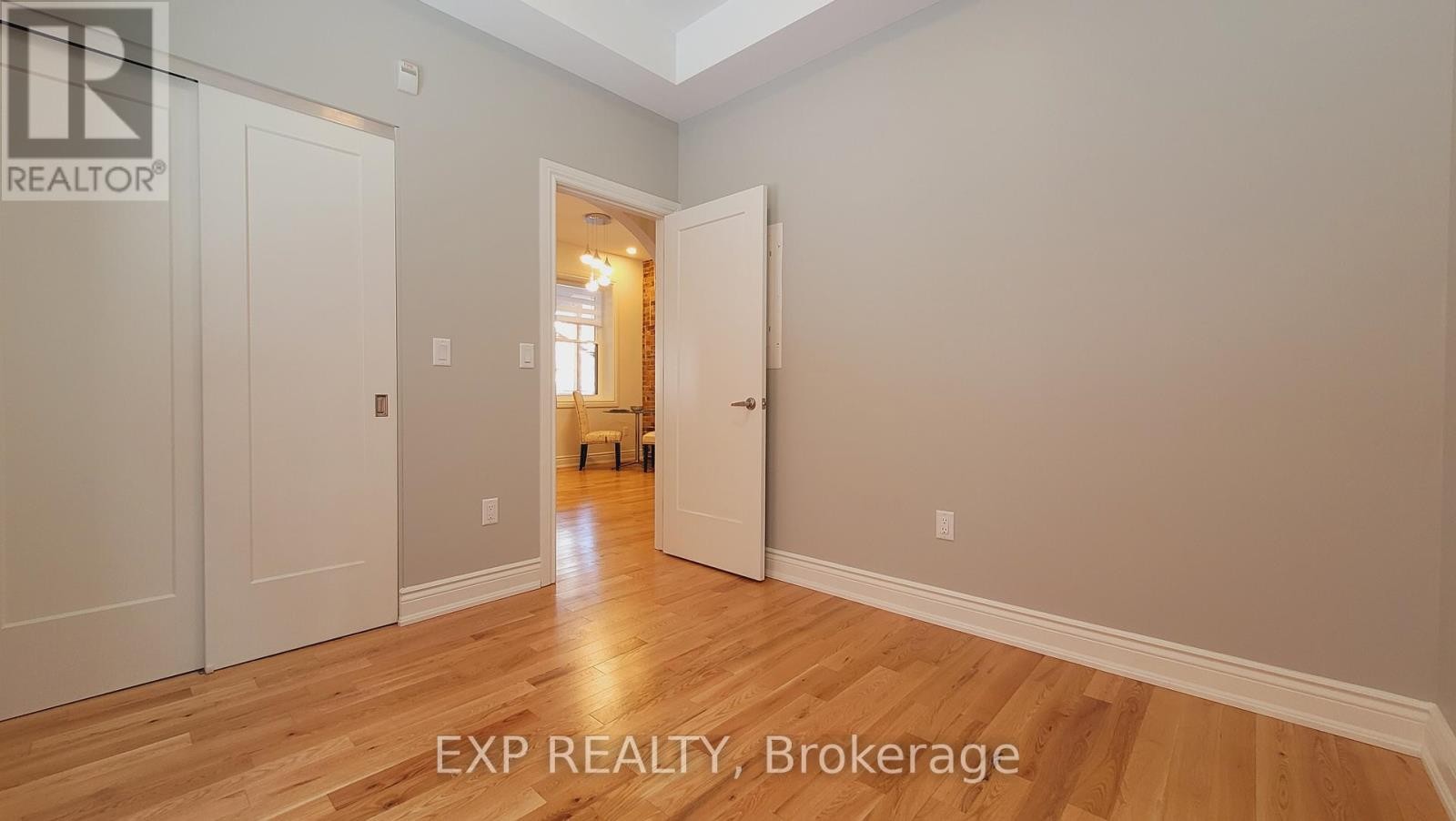 












103 - 157-159 JAMES STREET

,
Ottawa,




Ontario
K1R5M4

