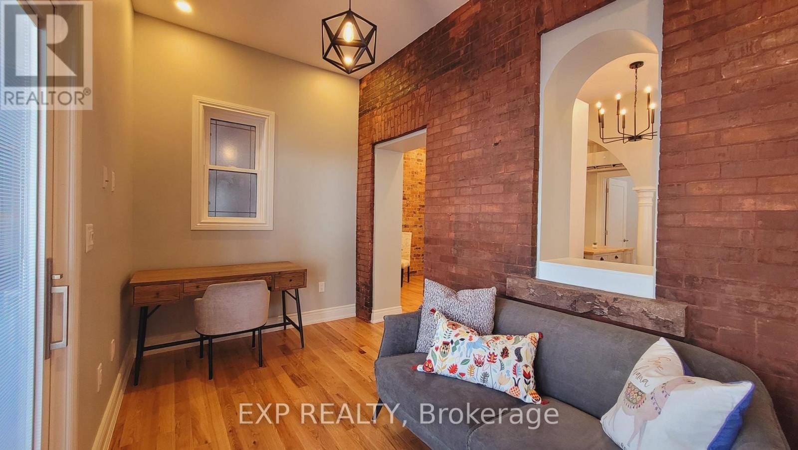 












103 - 157-159 JAMES STREET

,
Ottawa,




Ontario
K1R5M4

