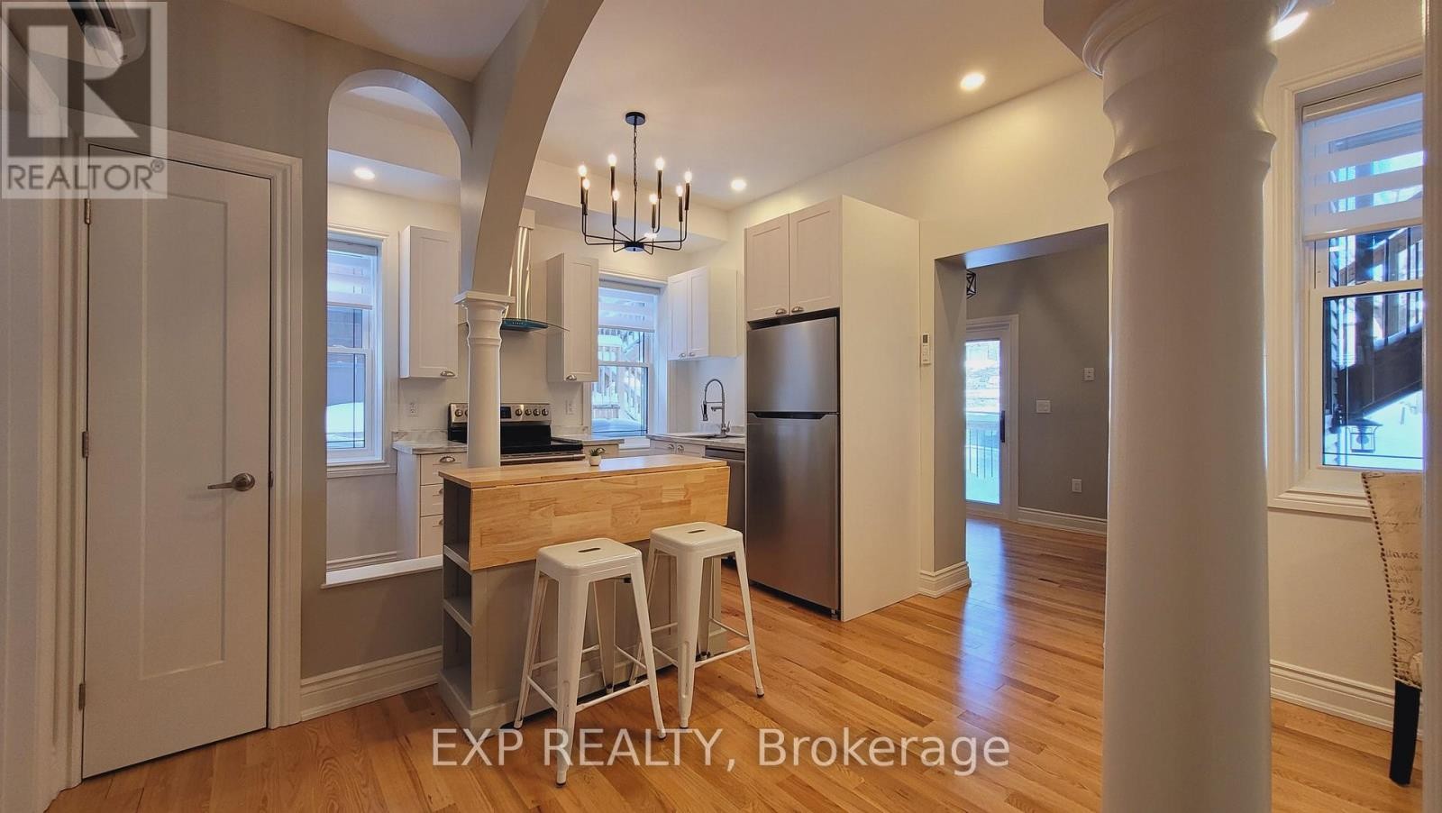 












103 - 157-159 JAMES STREET

,
Ottawa,




Ontario
K1R5M4

