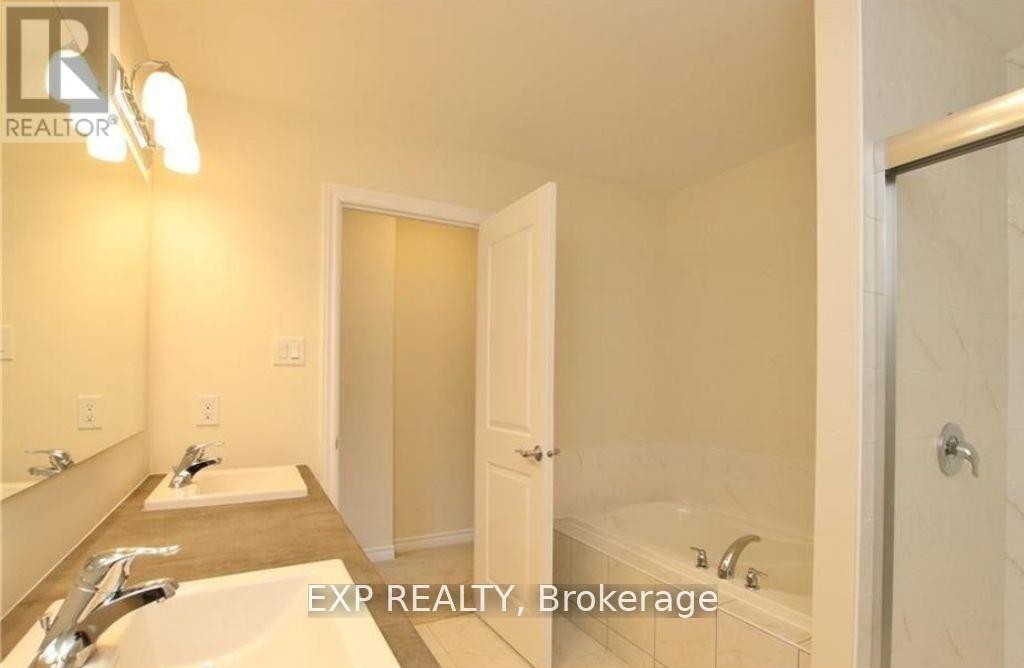 












18 ROOKIE CRESCENT

,
Ottawa,




Ontario
K2V0R9

