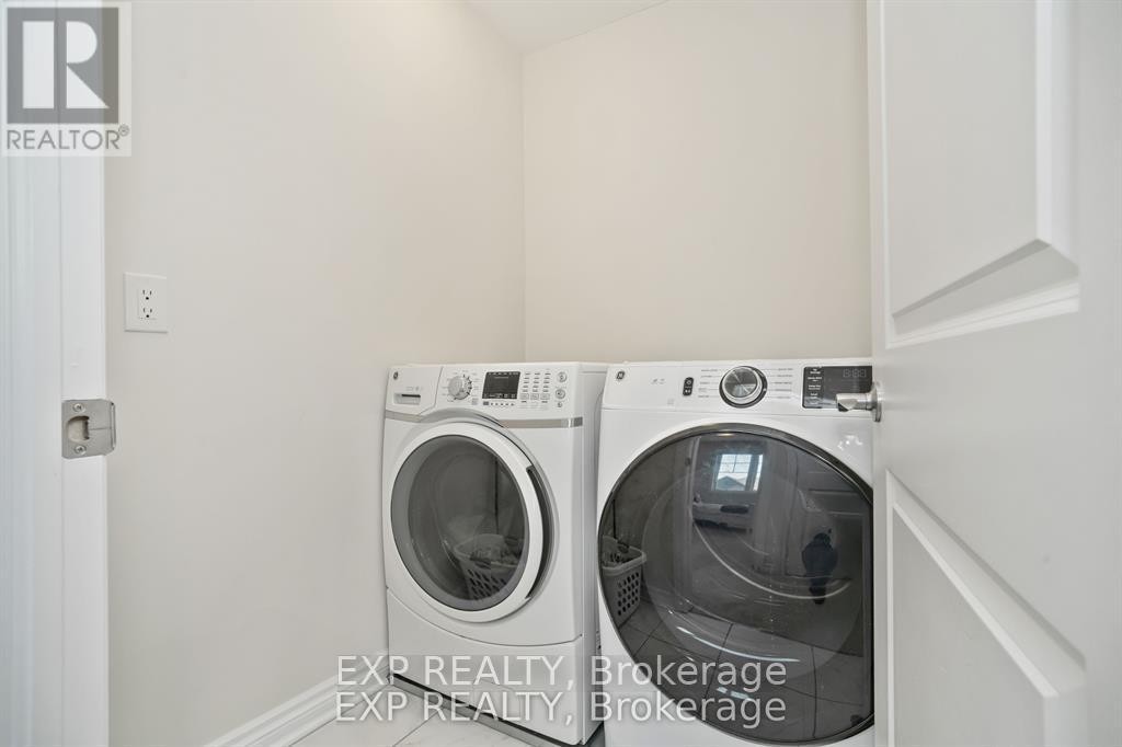 












18 ROOKIE CRESCENT

,
Ottawa,




Ontario
K2V0R9

