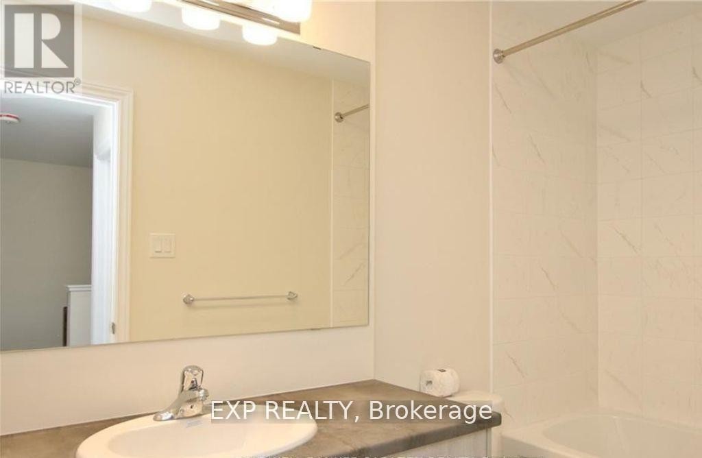 












18 ROOKIE CRESCENT

,
Ottawa,




Ontario
K2V0R9

