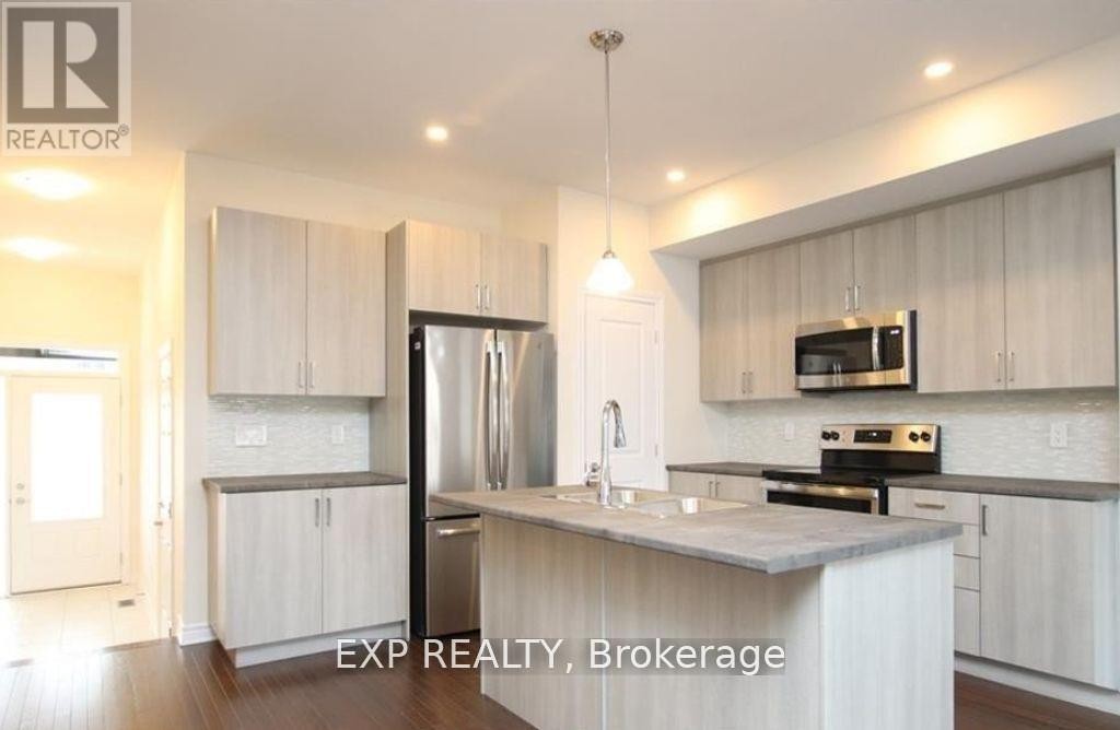 












18 ROOKIE CRESCENT

,
Ottawa,




Ontario
K2V0R9

