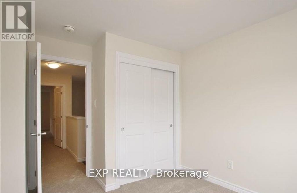 












18 ROOKIE CRESCENT

,
Ottawa,




Ontario
K2V0R9

