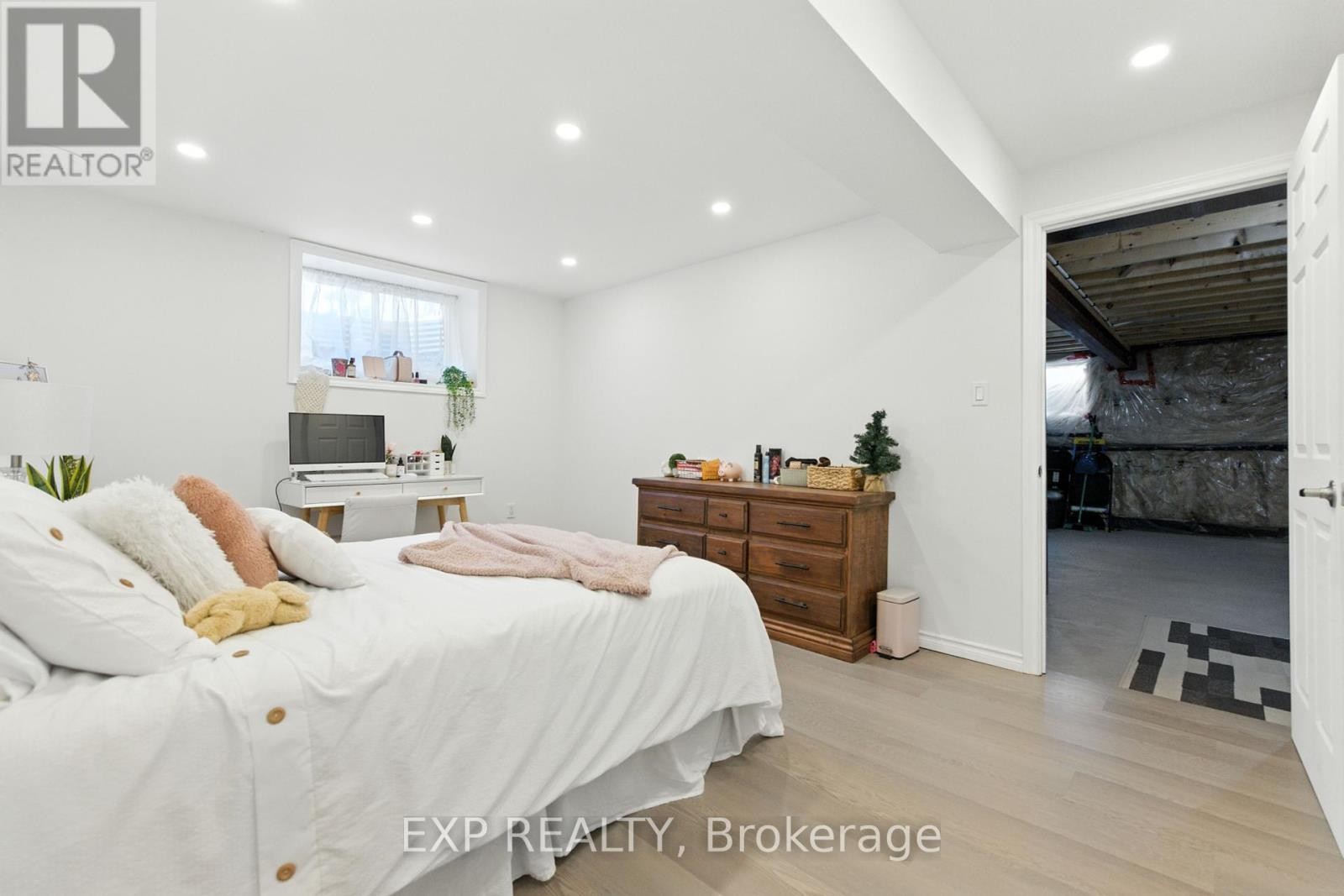 












202 DOWSLEY CRESCENT

,
Brockville,




Ontario
K6V0E2

