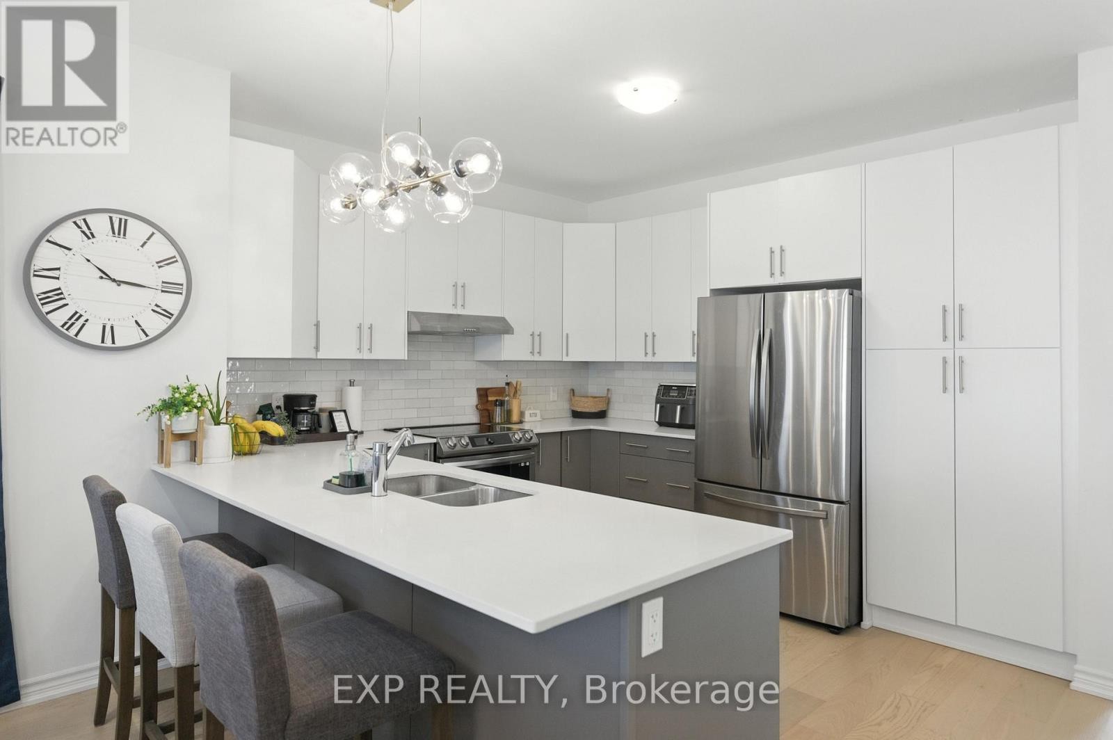 












202 DOWSLEY CRESCENT

,
Brockville,




Ontario
K6V0E2

